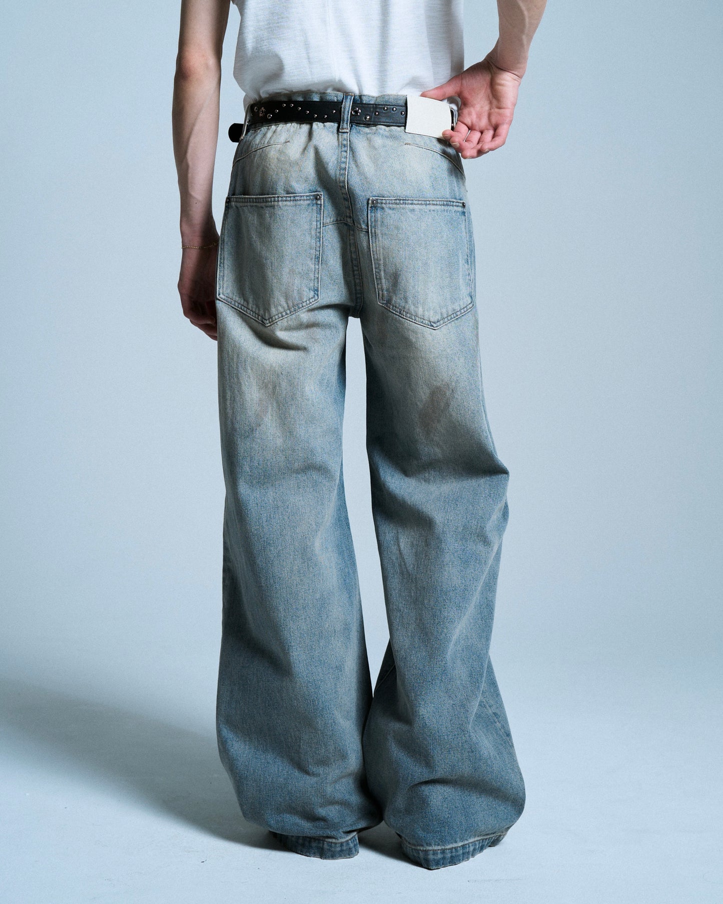 SIDE SEAM SEMI-FLARE SLUB JEANS