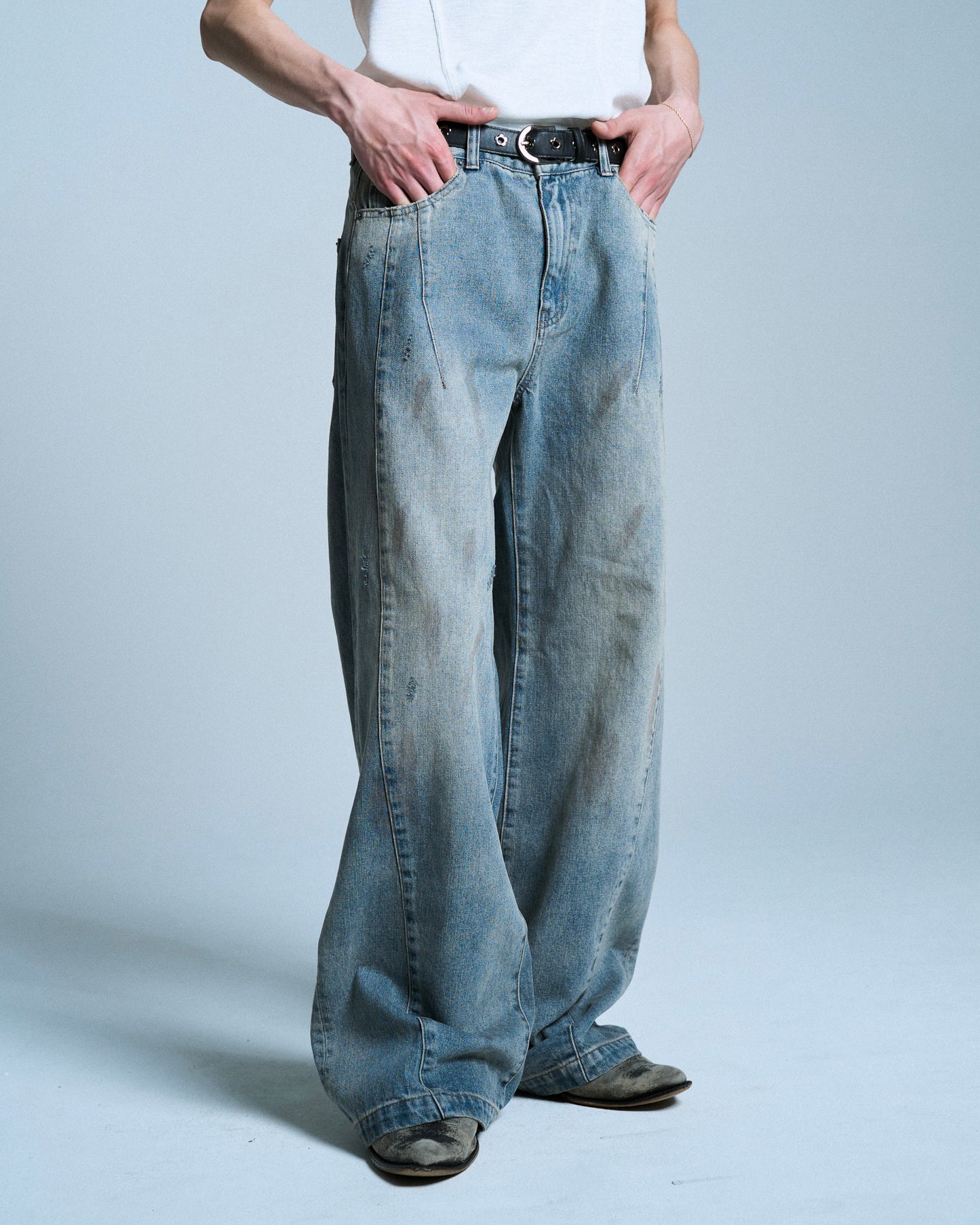 SIDE SEAM SEMI-FLARE SLUB JEANS