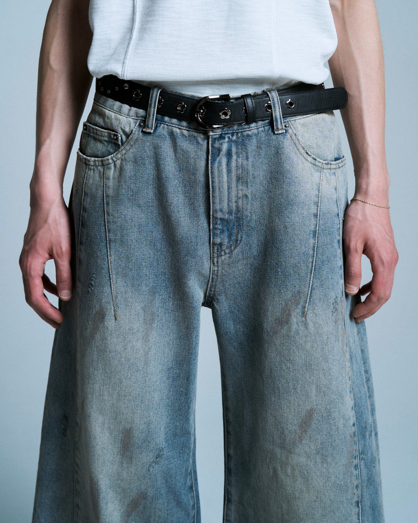SIDE SEAM SEMI-FLARE SLUB JEANS