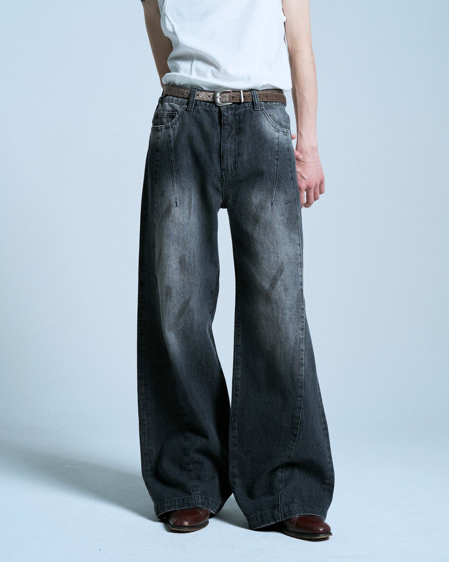 SIDE SEAM SEMI-FLARE SLUB JEANS