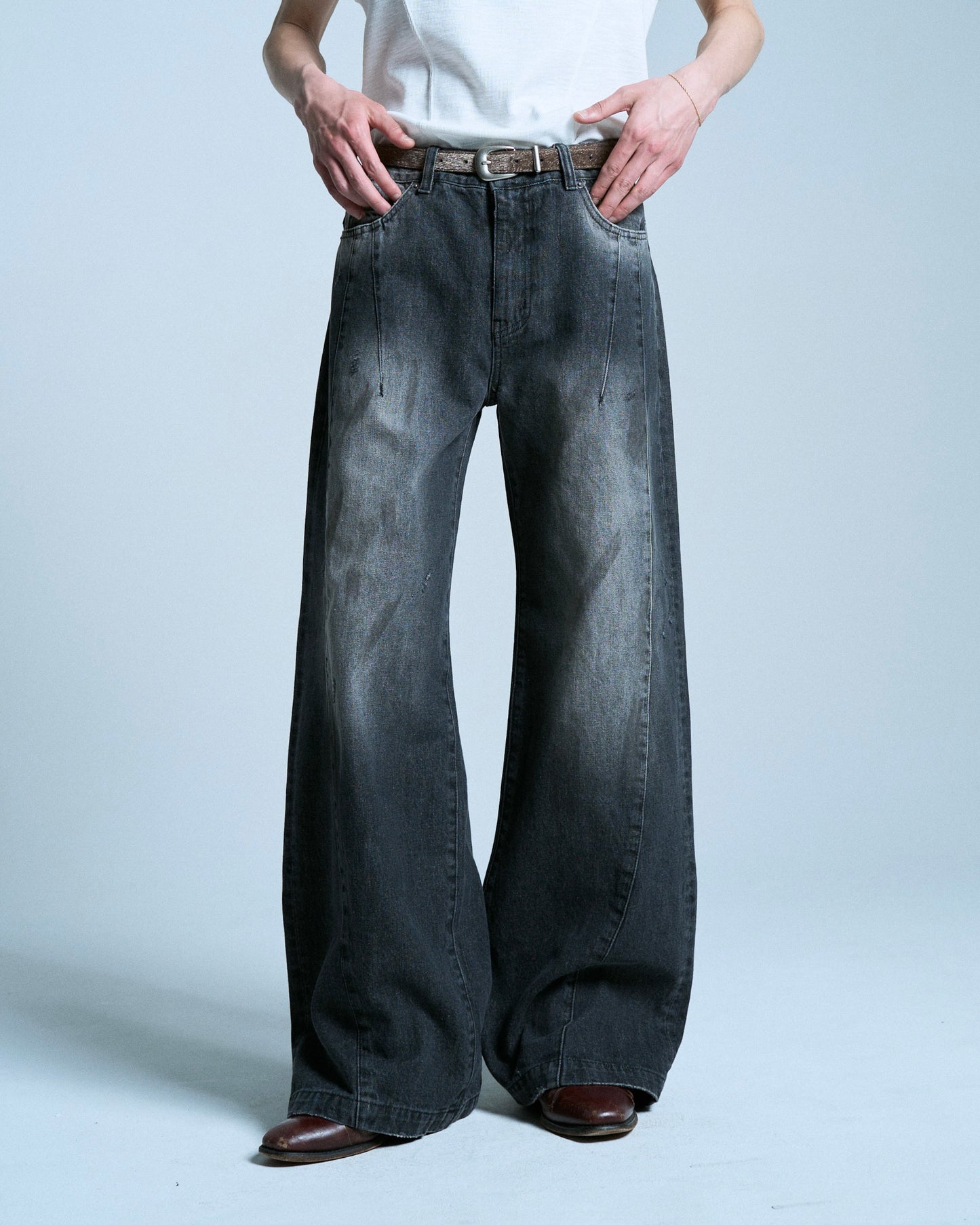 SIDE SEAM SEMI-FLARE SLUB JEANS