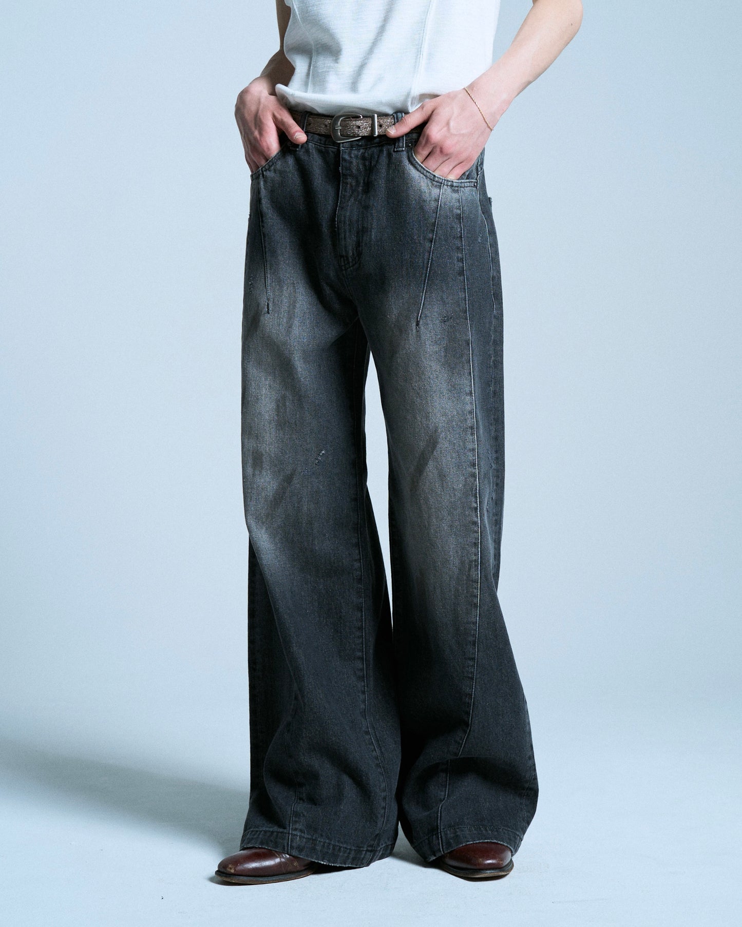 SIDE SEAM SEMI-FLARE SLUB JEANS