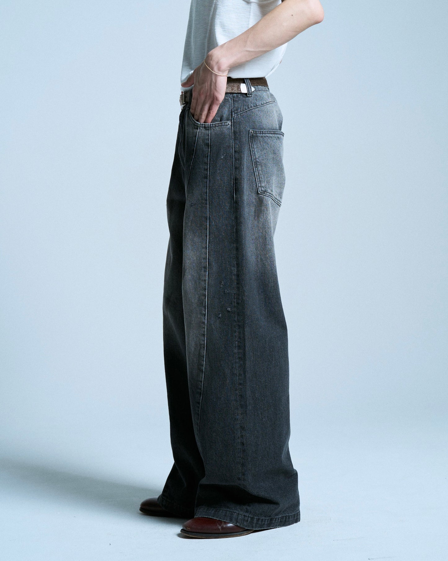 SIDE SEAM SEMI-FLARE SLUB JEANS