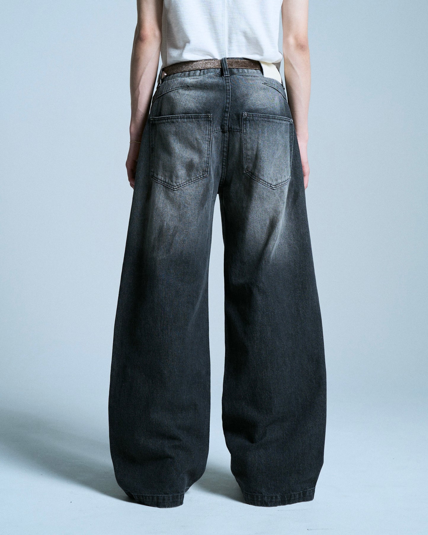 SIDE SEAM SEMI-FLARE SLUB JEANS