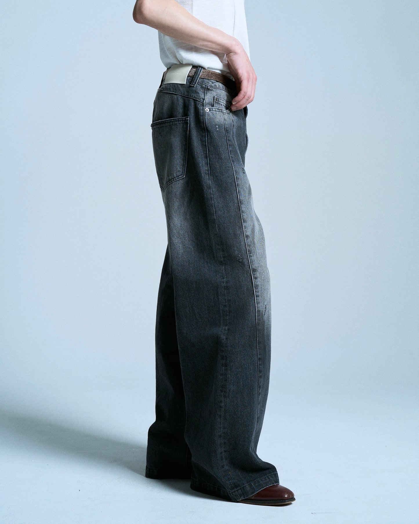 SIDE SEAM SEMI-FLARE SLUB JEANS