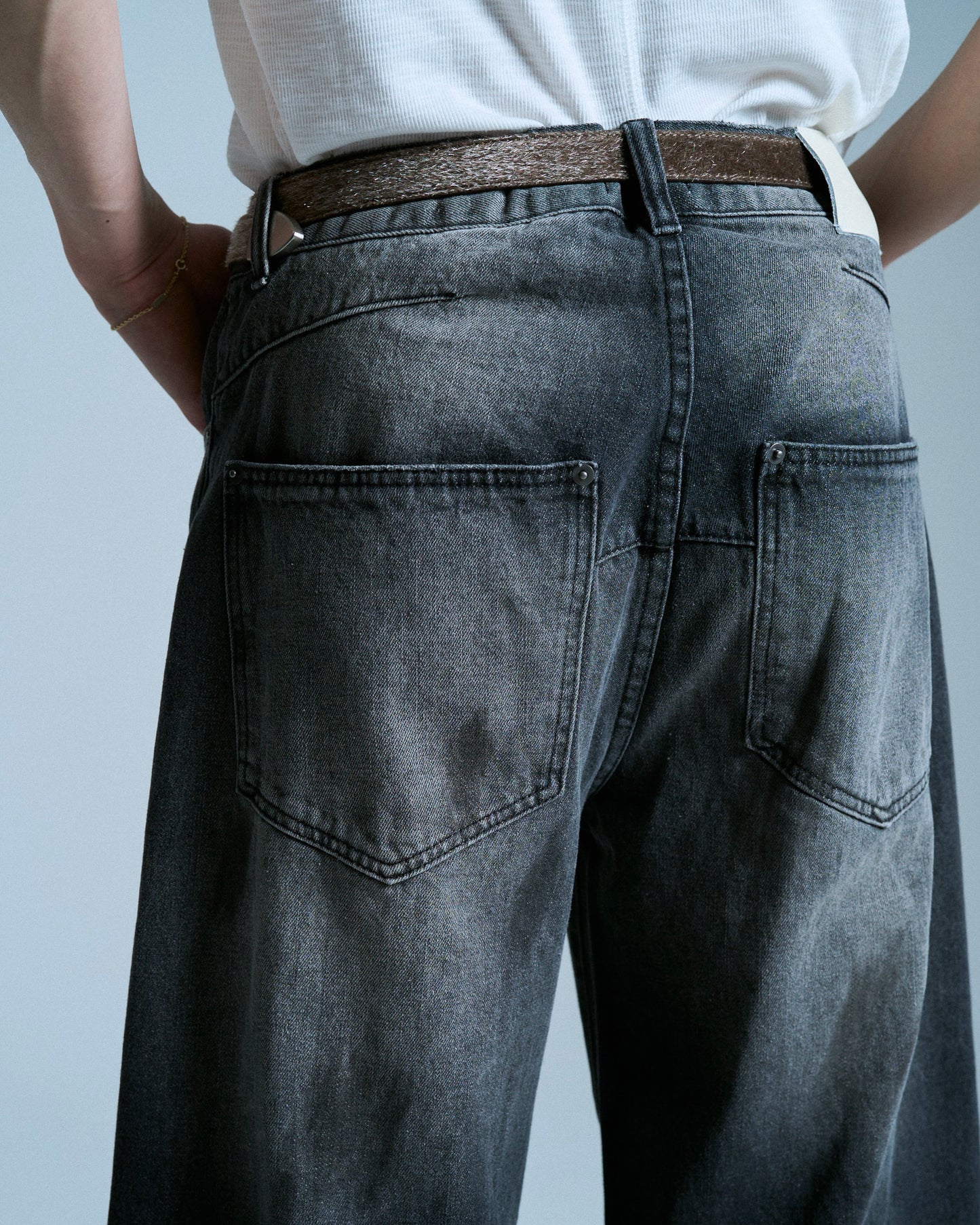 SIDE SEAM SEMI-FLARE SLUB JEANS