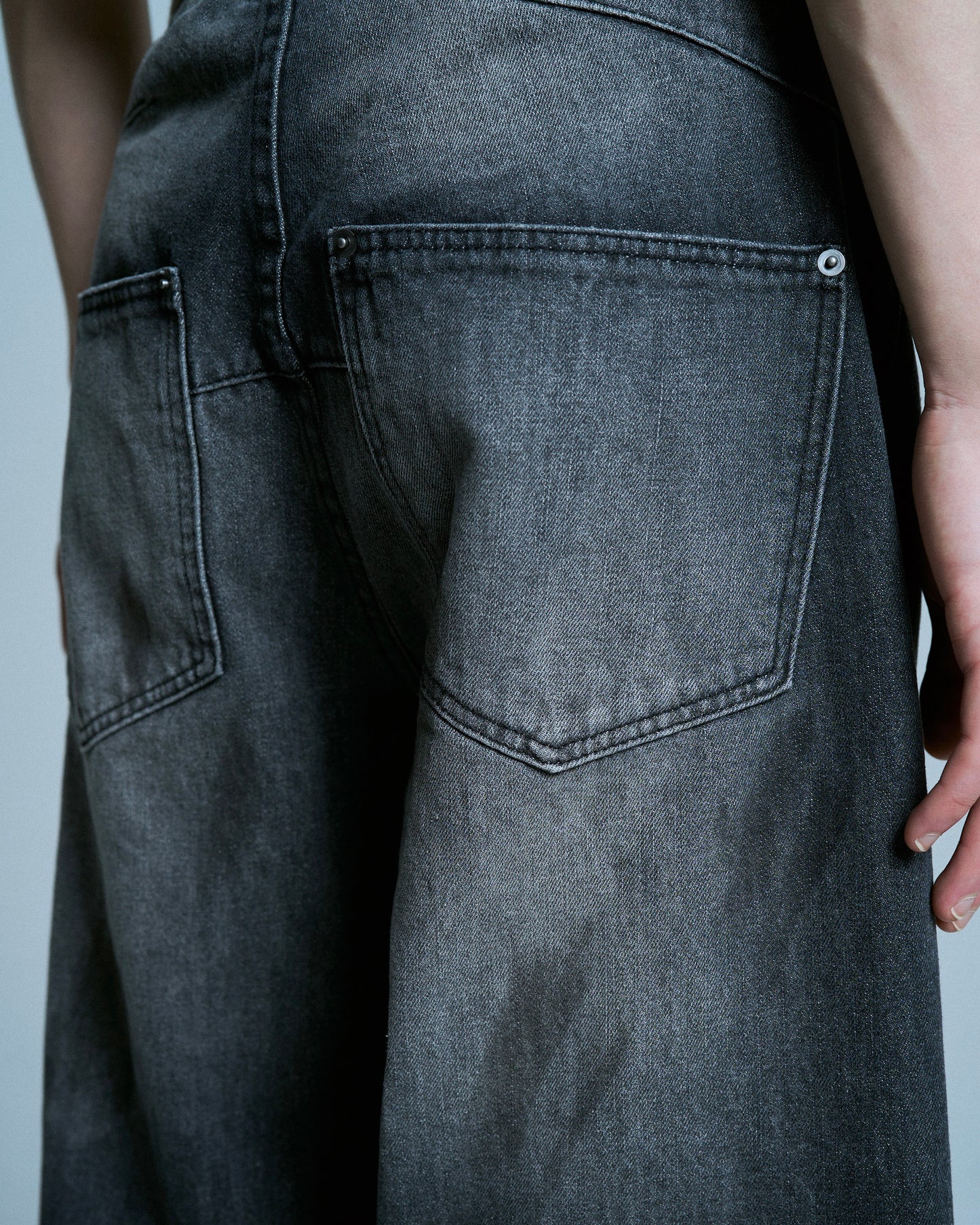 SIDE SEAM SEMI-FLARE SLUB JEANS
