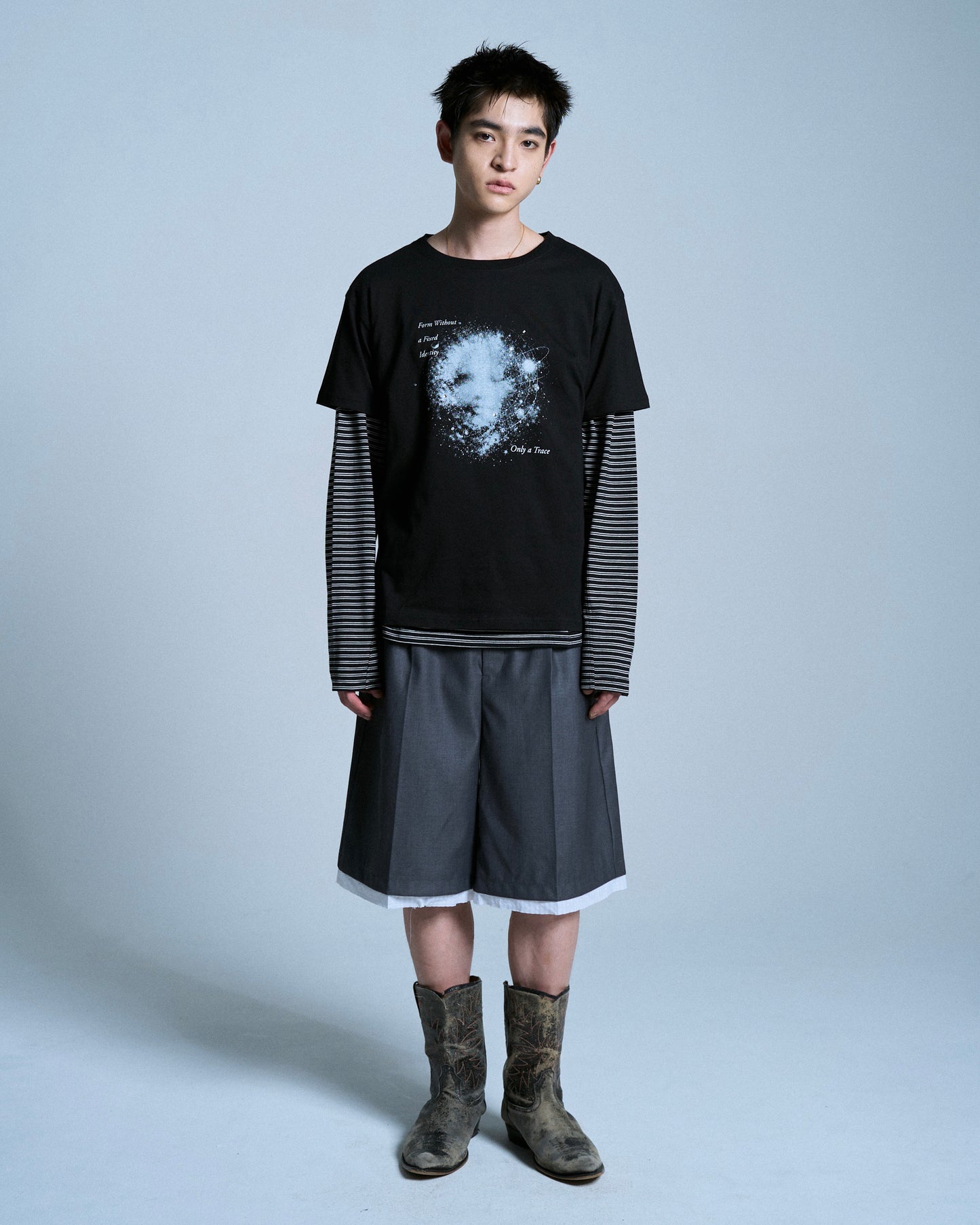 GRAPHIC SPACE RHINESTONE TEE