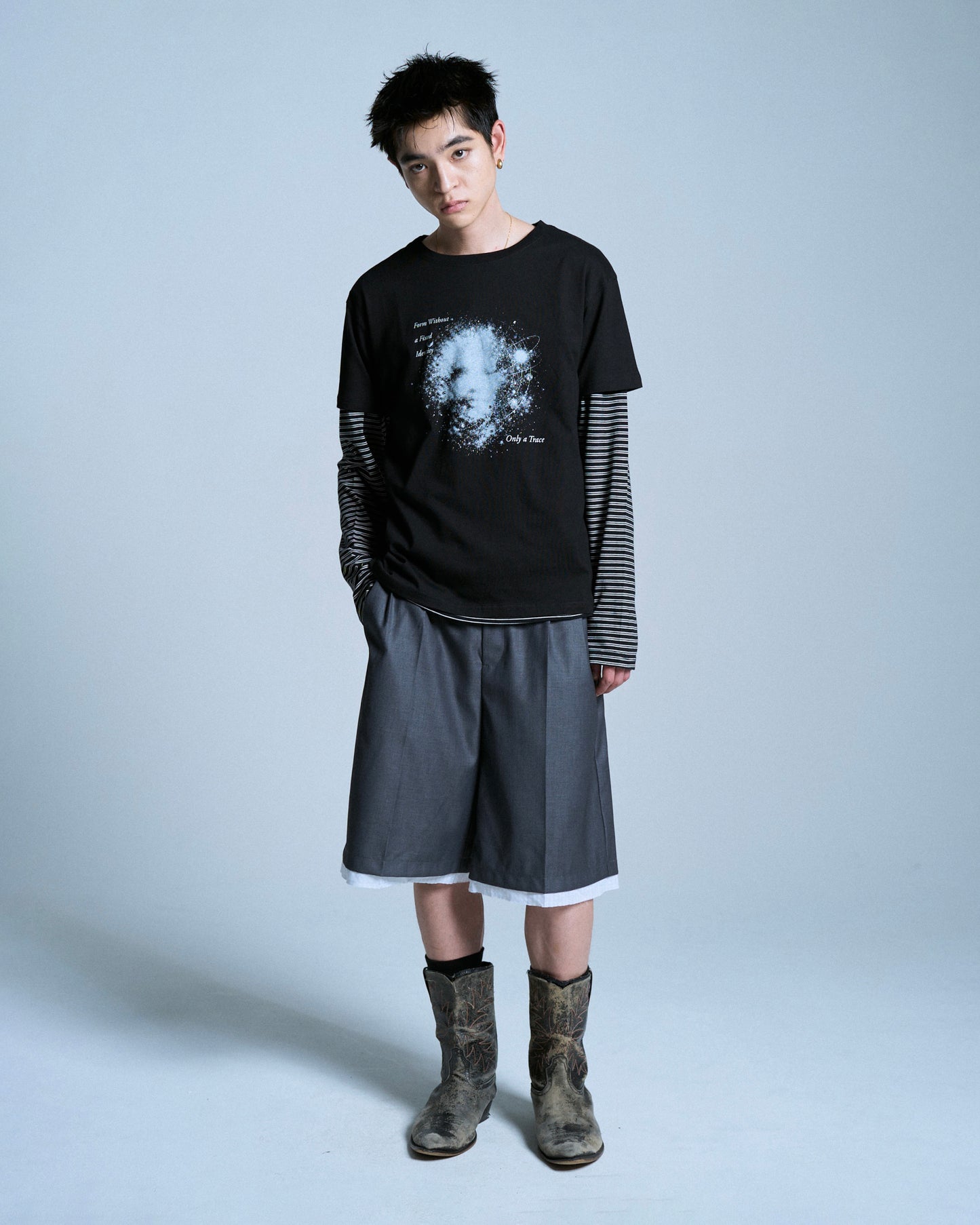 GRAPHIC SPACE RHINESTONE TEE