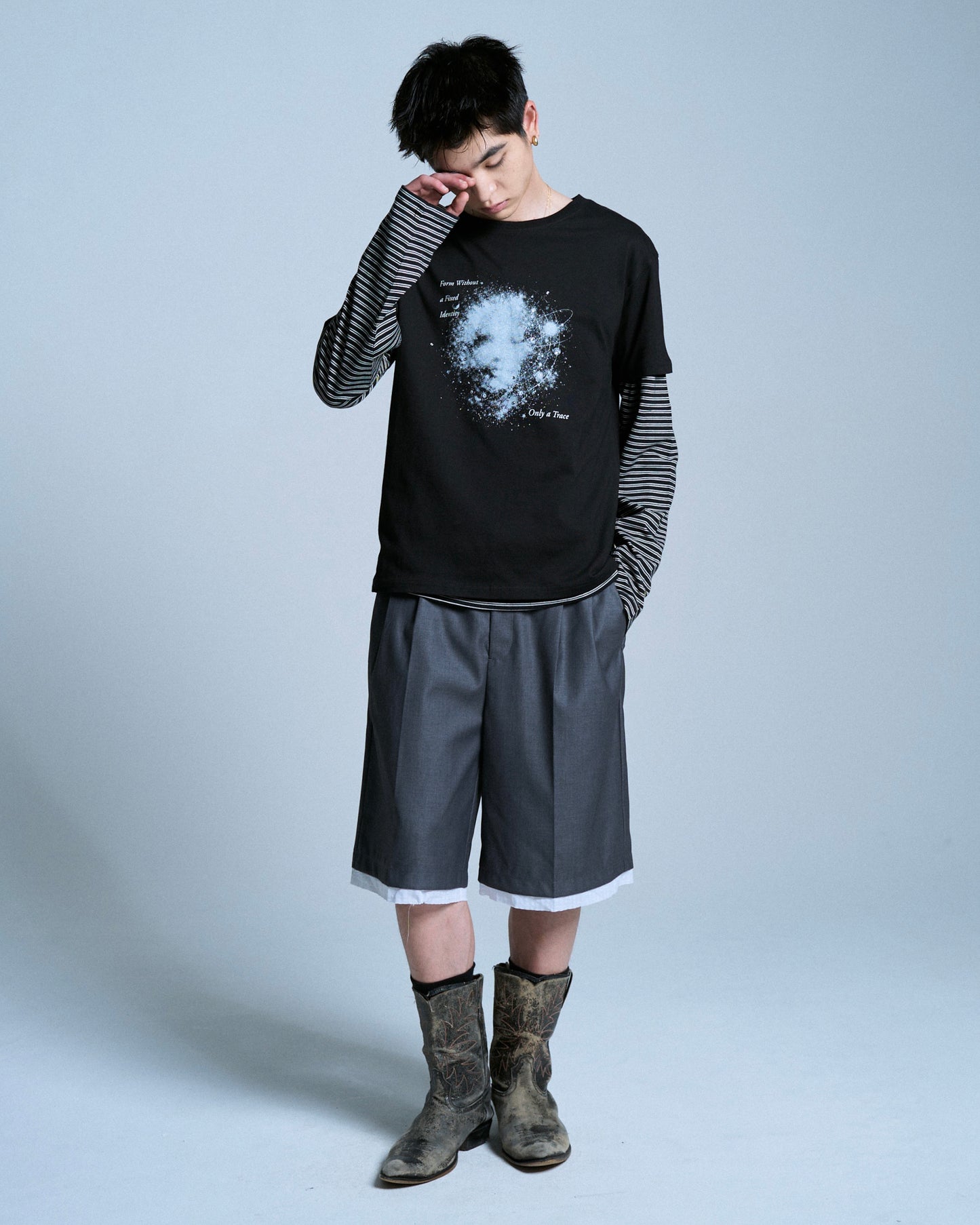 GRAPHIC SPACE RHINESTONE TEE