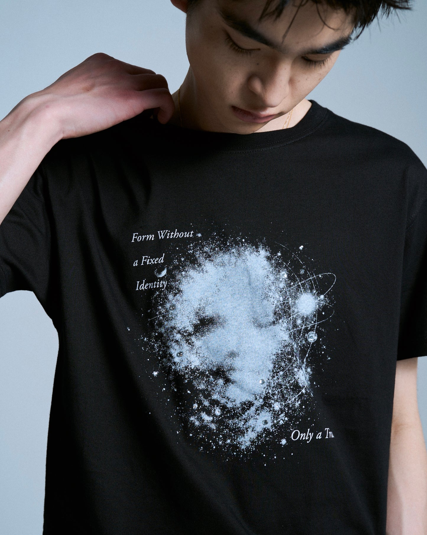 GRAPHIC SPACE RHINESTONE TEE