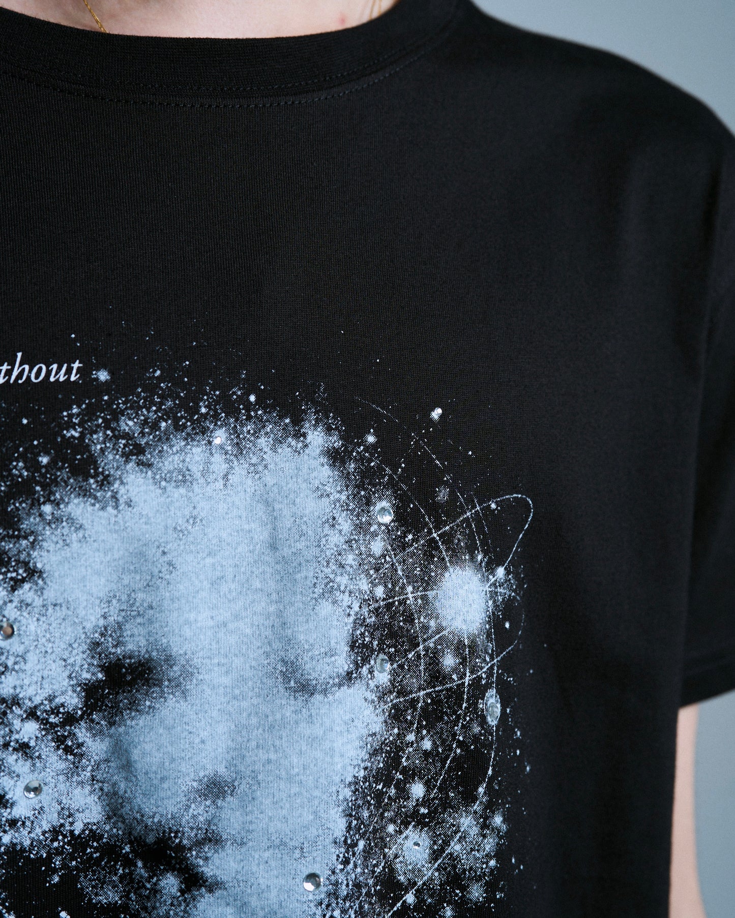 GRAPHIC SPACE RHINESTONE TEE