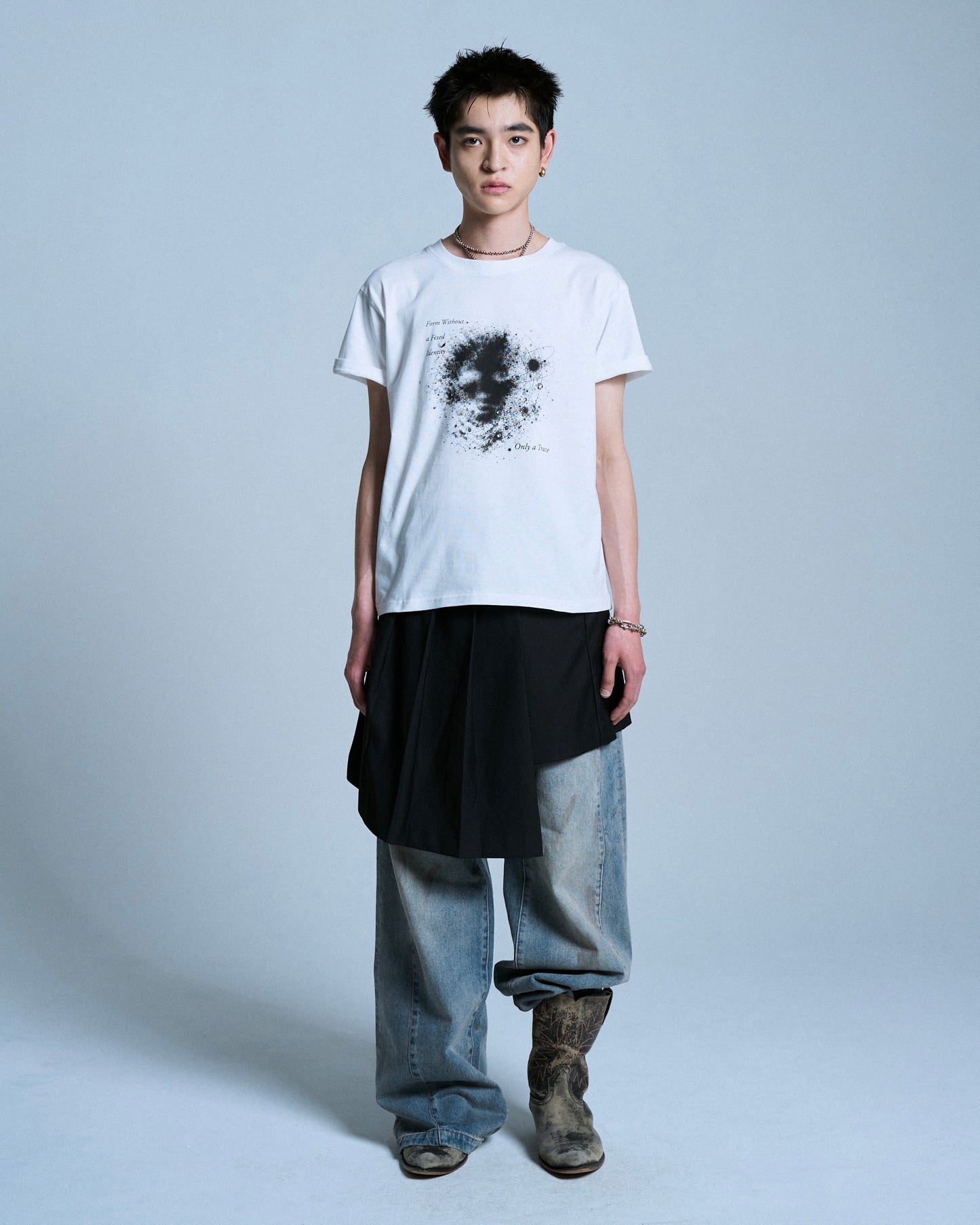 GRAPHIC SPACE RHINESTONE TEE