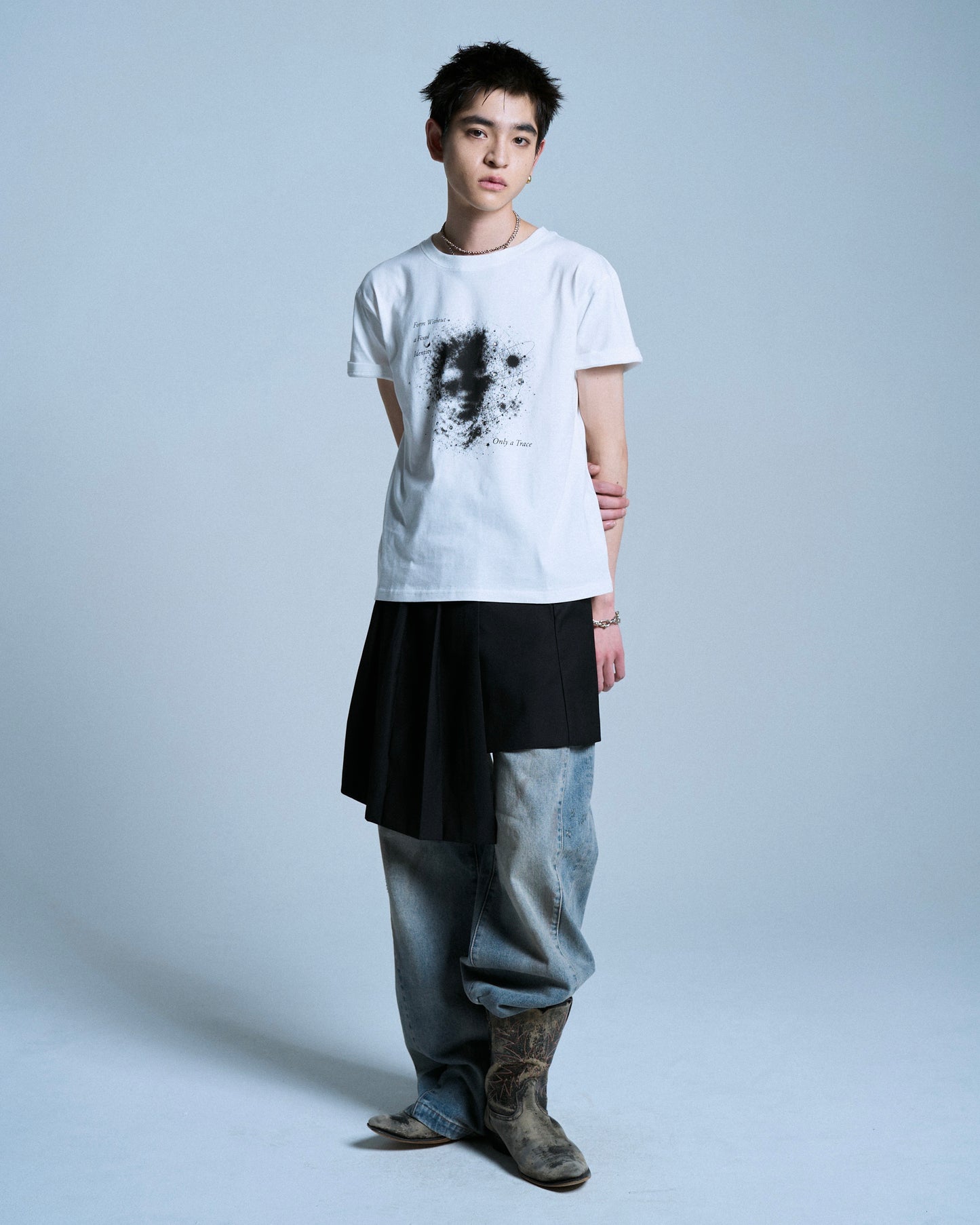 GRAPHIC SPACE RHINESTONE TEE