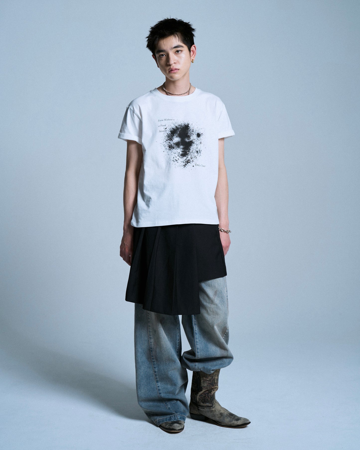 GRAPHIC SPACE RHINESTONE TEE