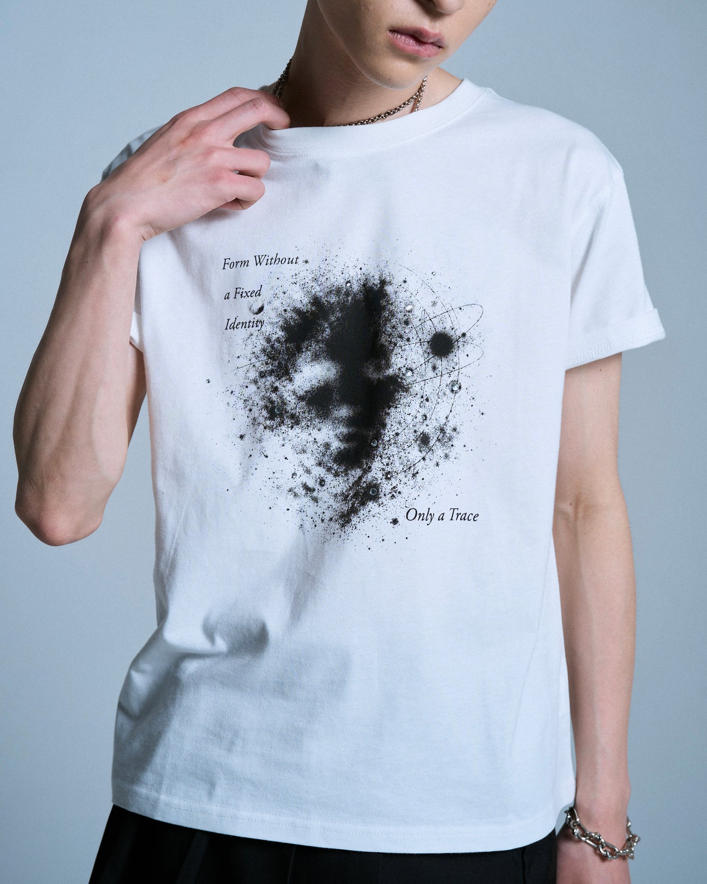 GRAPHIC SPACE RHINESTONE TEE