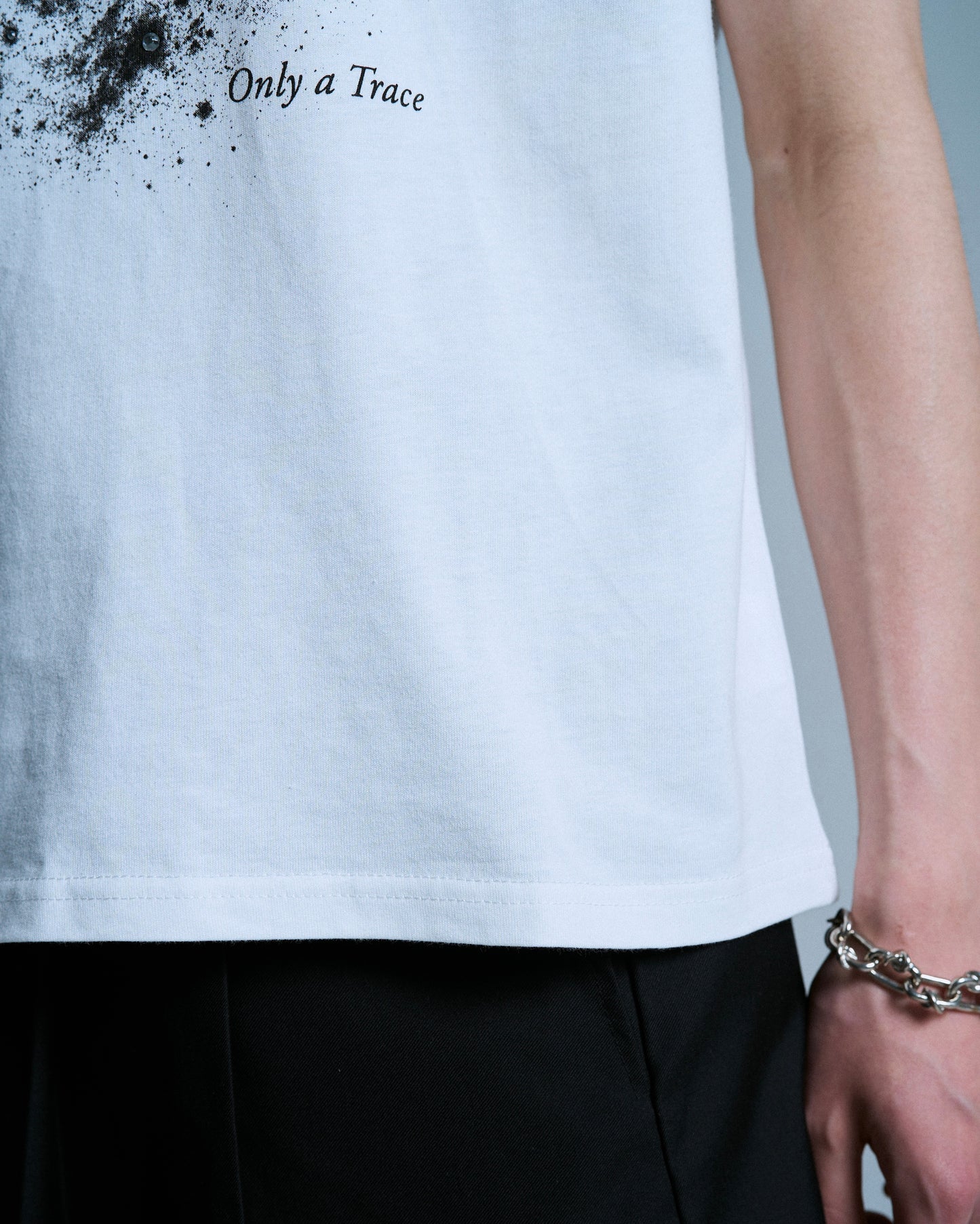 GRAPHIC SPACE RHINESTONE TEE