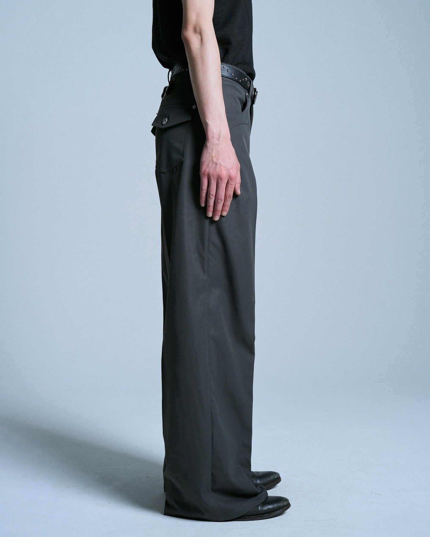 PRESSED POLYESTER FLARE SLACKS