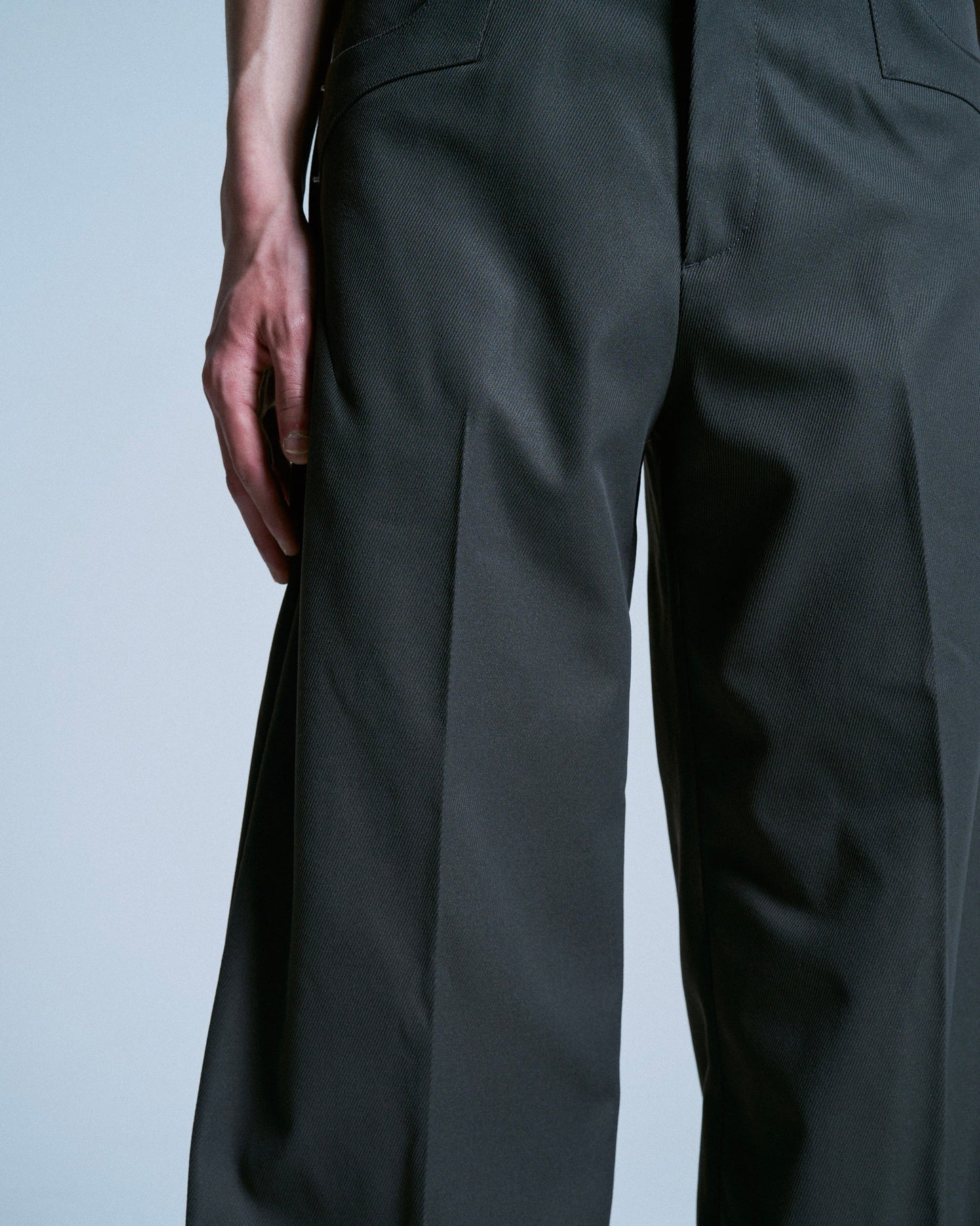 PRESSED POLYESTER FLARE SLACKS
