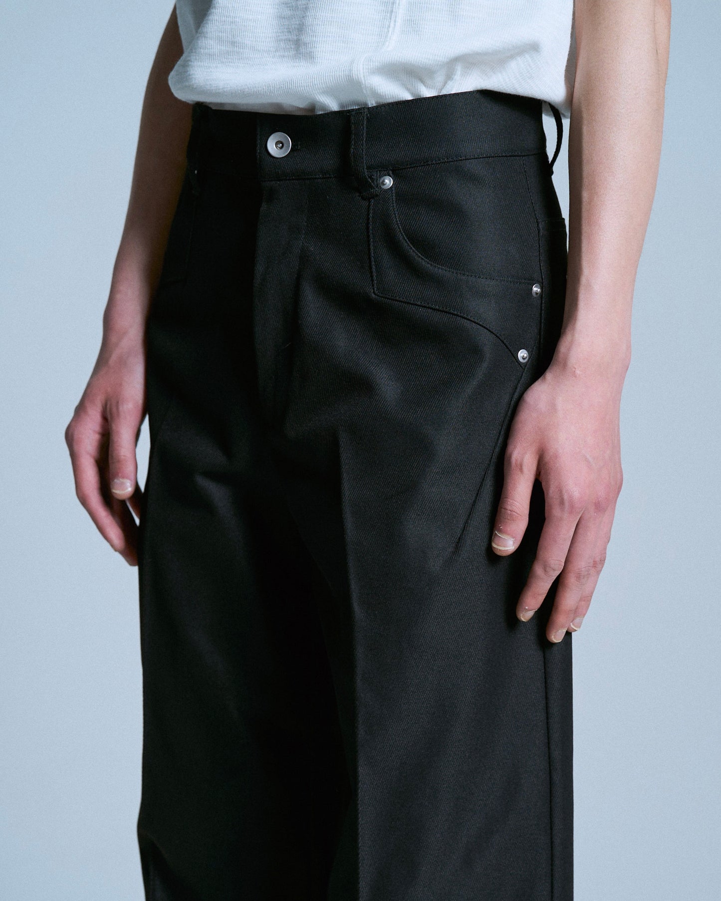 PRESSED POLYESTER FLARE SLACKS