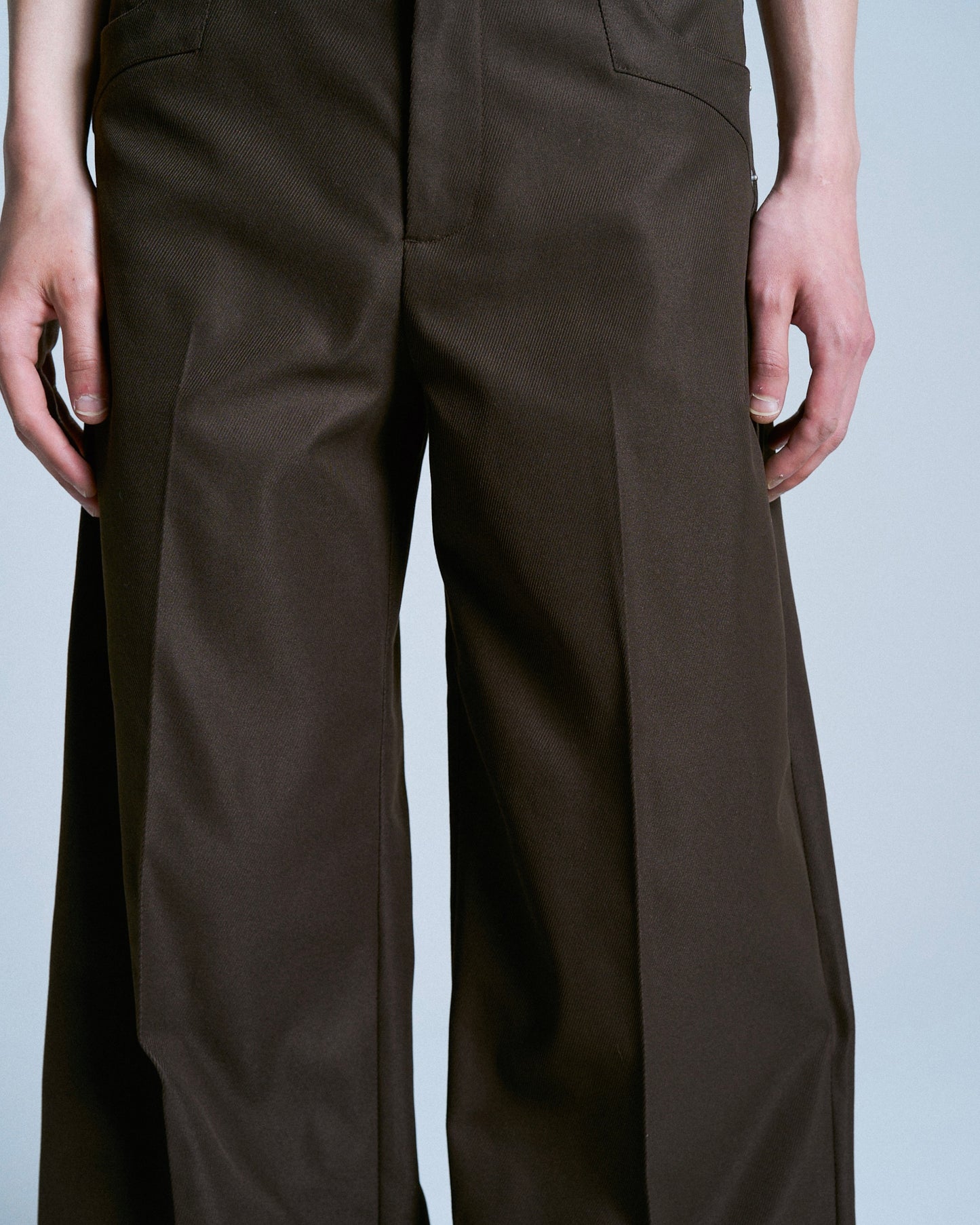 PRESSED POLYESTER FLARE SLACKS