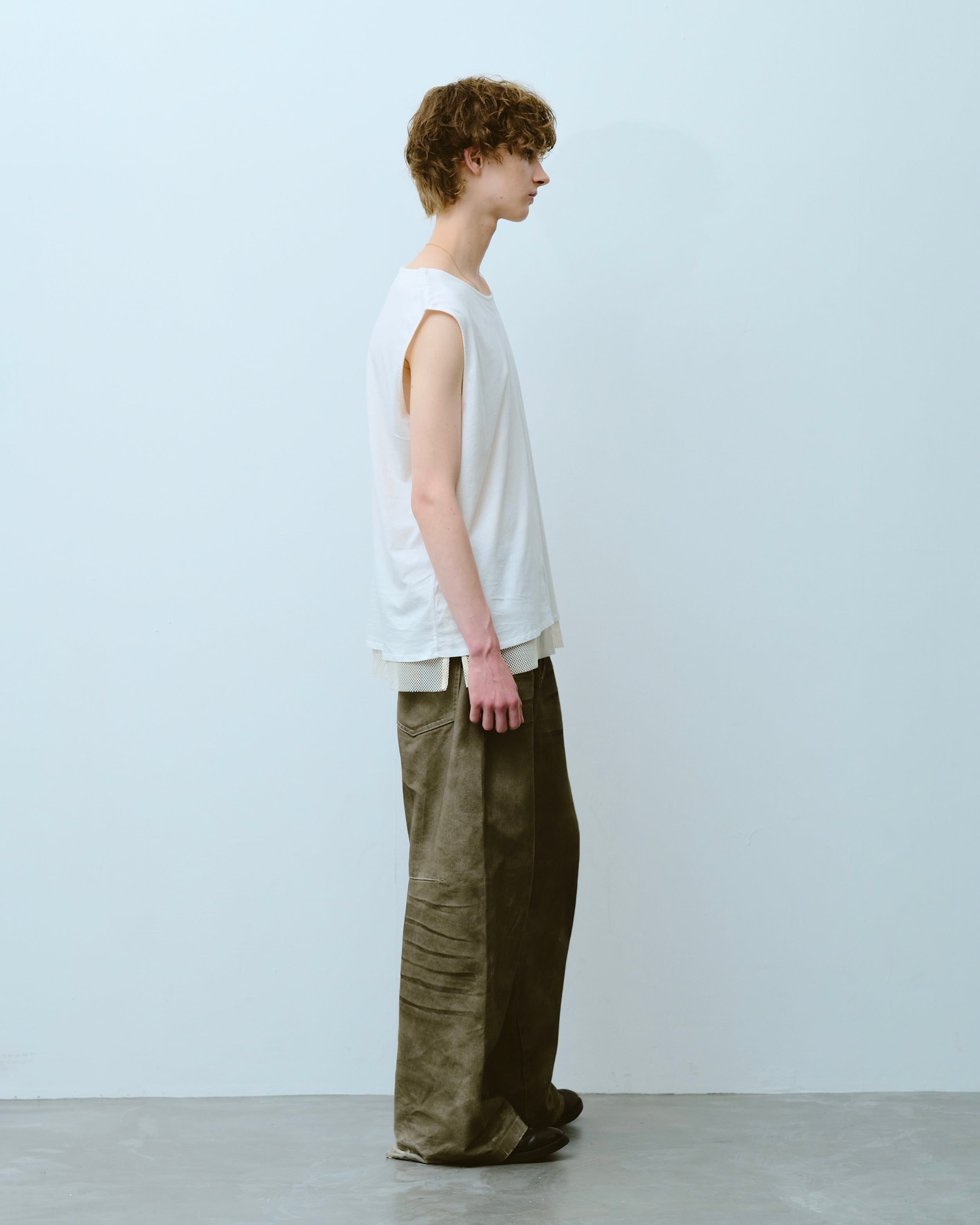 reversible layered sleeveless cutsew – CAMPHOR WOOD