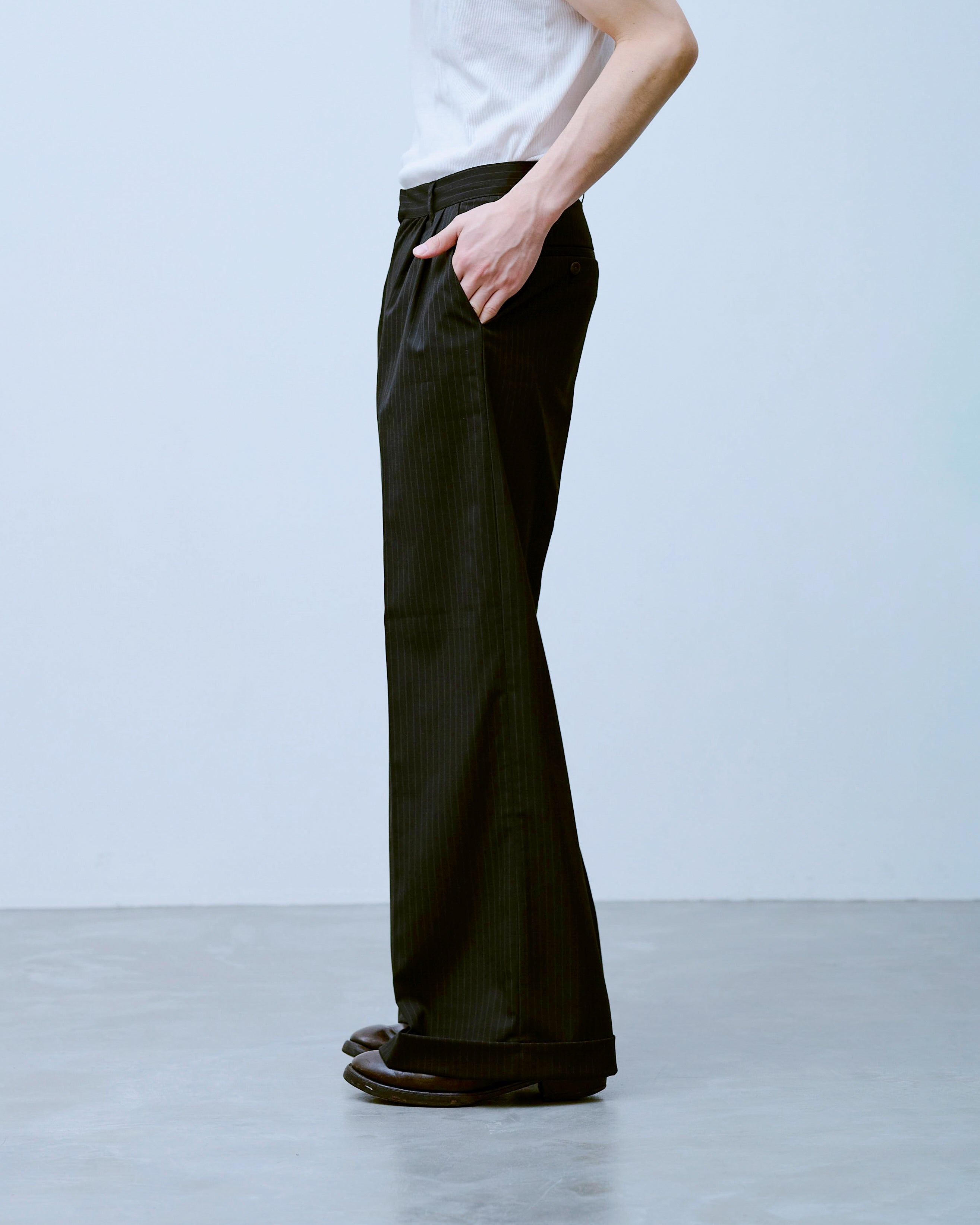 2tuck wide baggy flare slacks - STRIPE – CAMPHOR WOOD