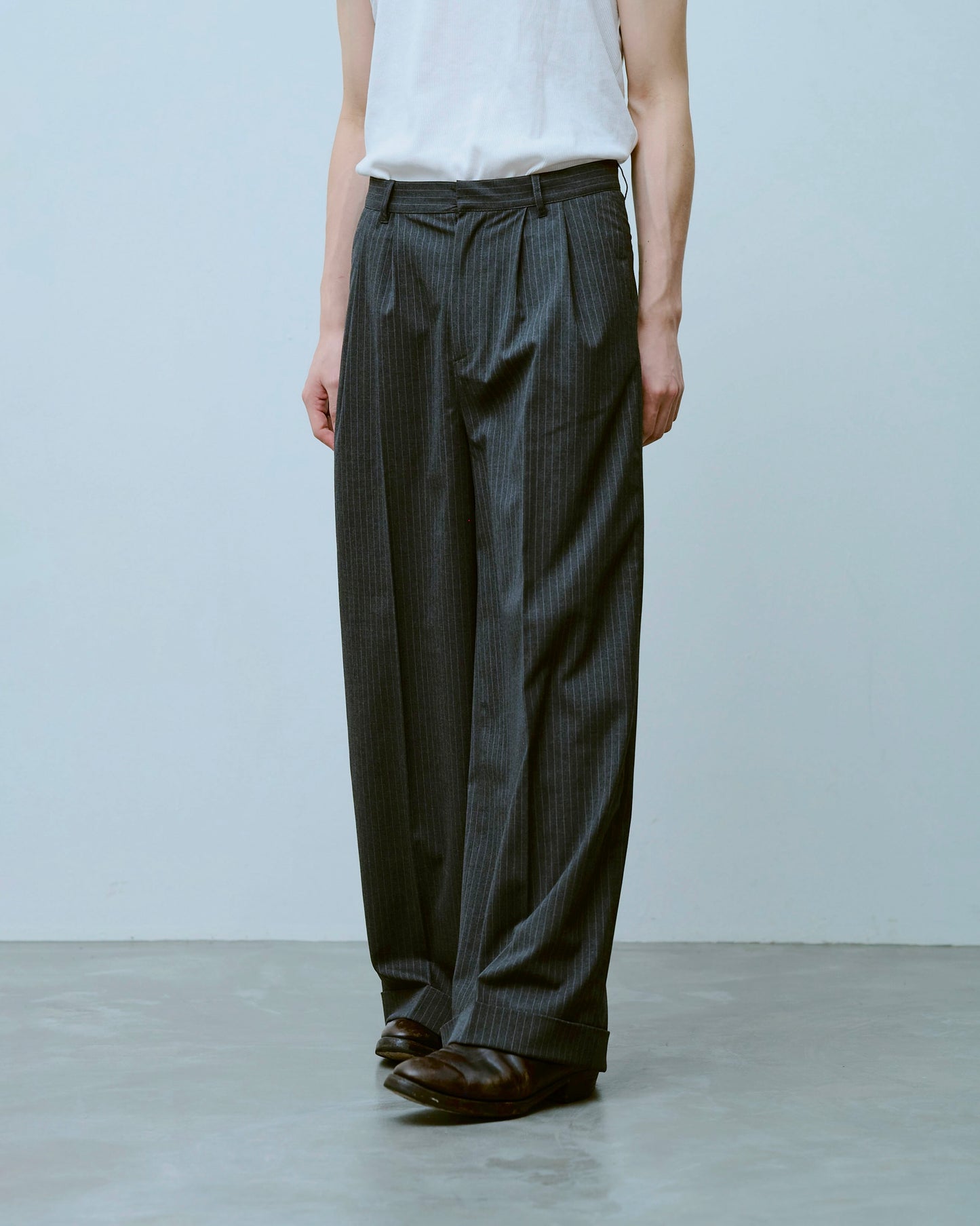 2tuck wide baggy flare slacks - STRIPE