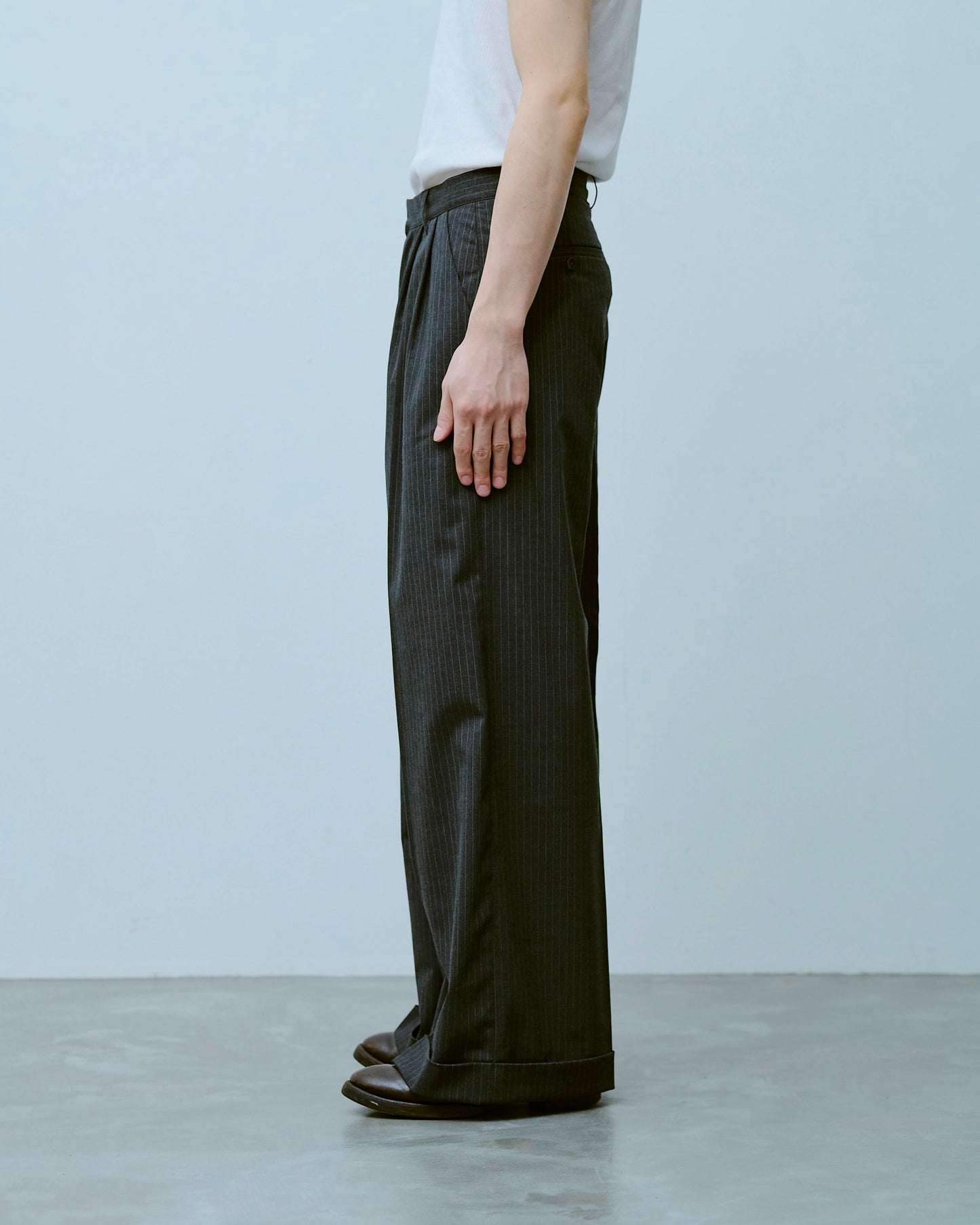 2tuck wide baggy flare slacks - STRIPE