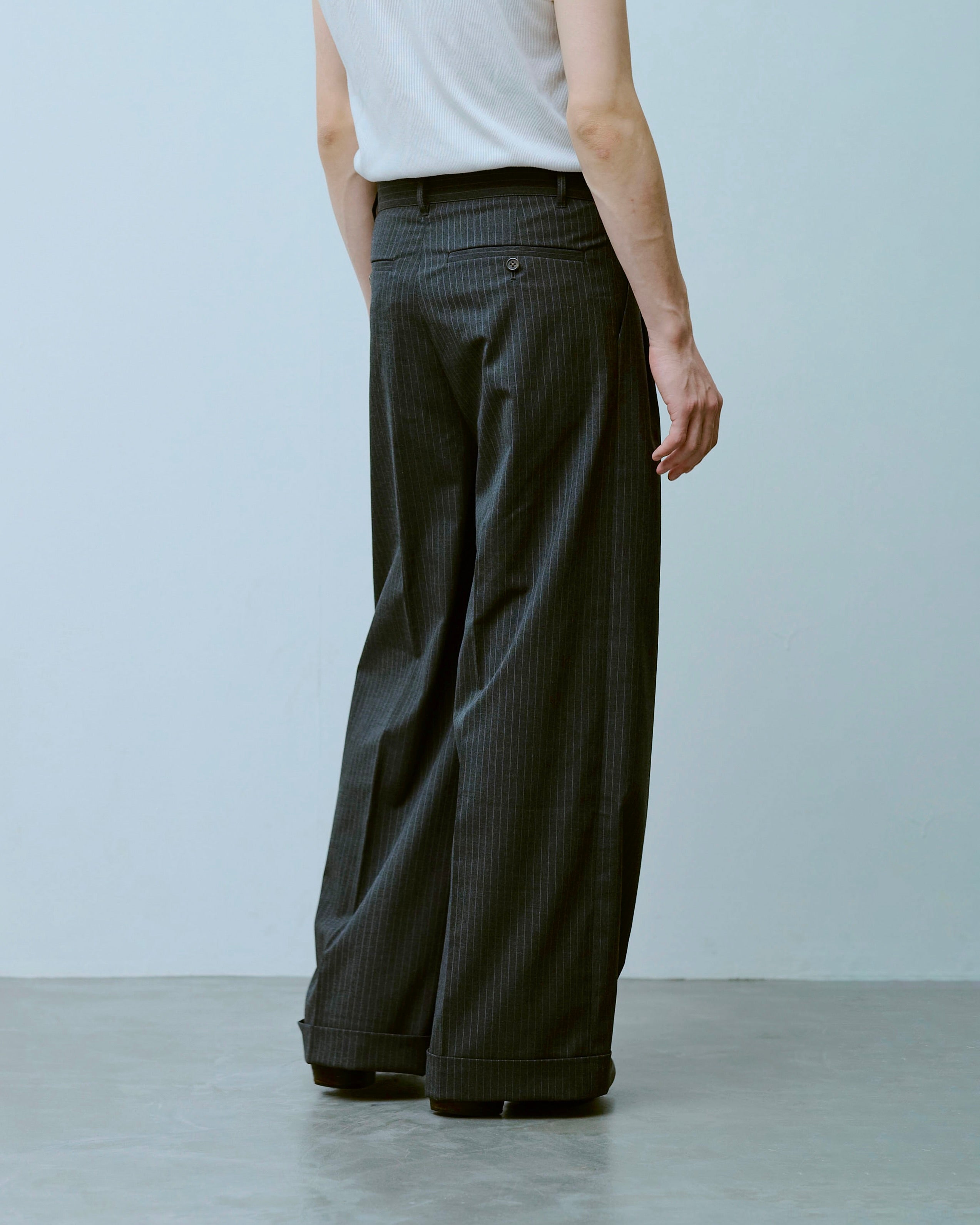 新品 camphor wood 2tuck wide baggy slacks 2tuck wide baggy flare slacks - STRIPE – CAMPHOR WOOD