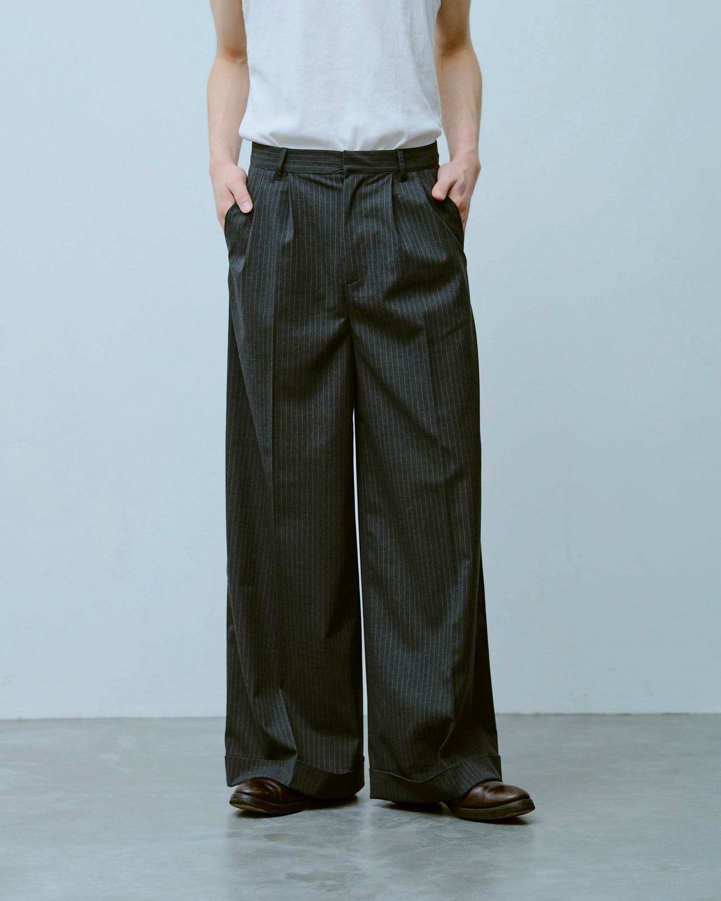 2tuck wide baggy flare slacks - STRIPE