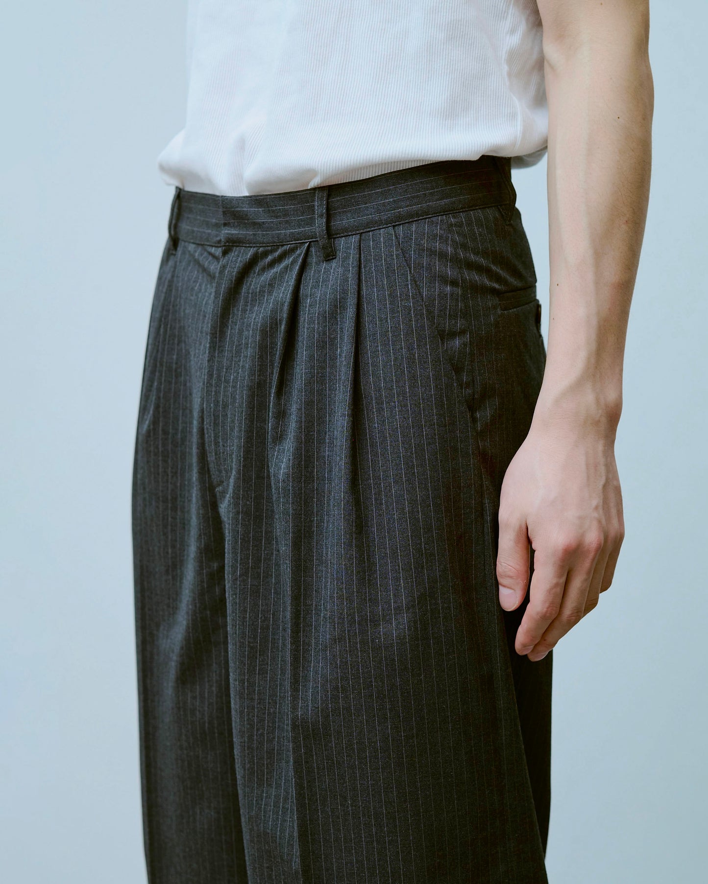 2tuck wide baggy flare slacks - STRIPE