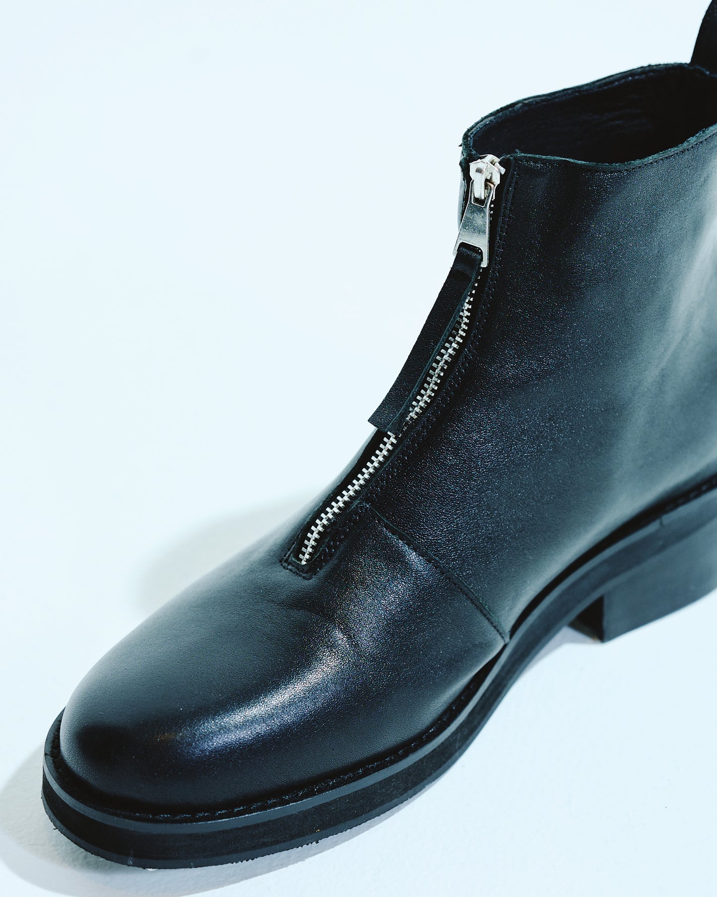 REAL LEATHER FRONT ZIP BOOTS