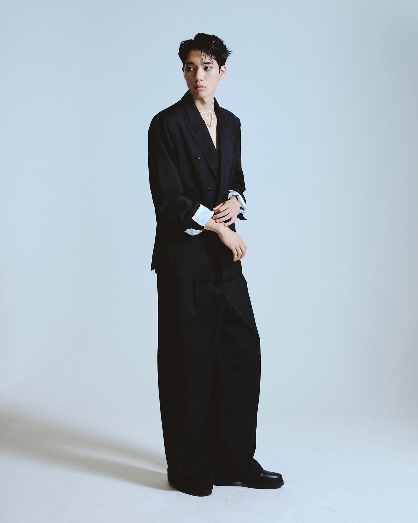 1tuck wide baggy slacks