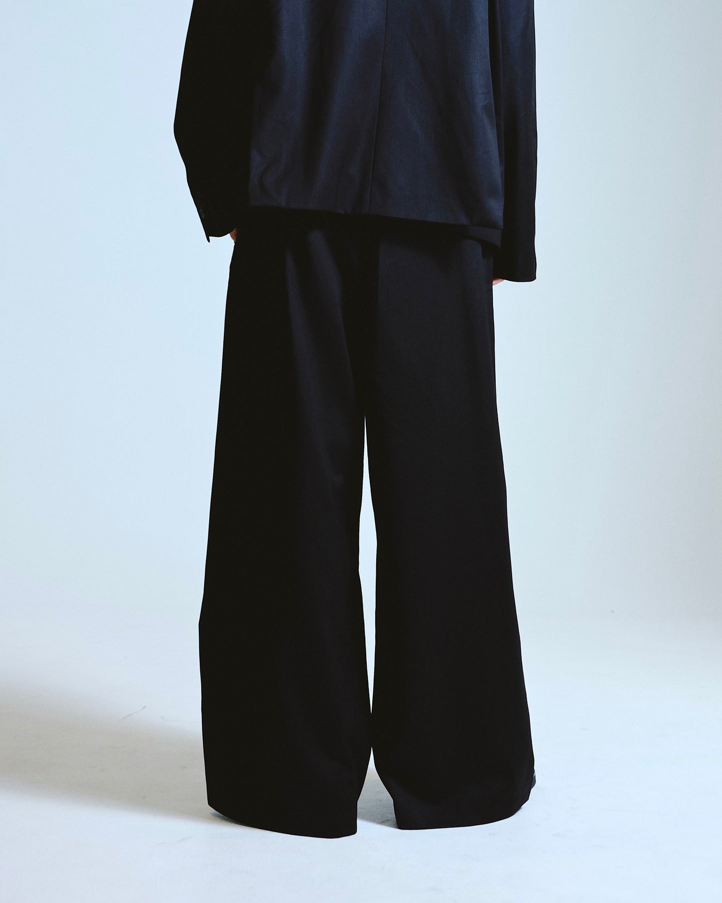 1tuck wide baggy slacks