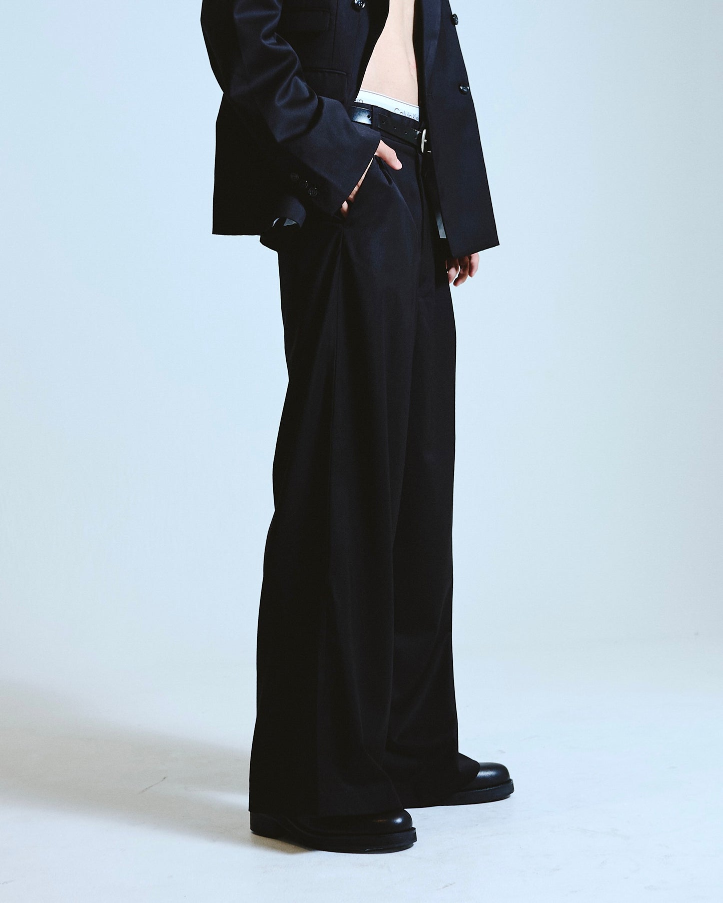 1tuck wide baggy slacks