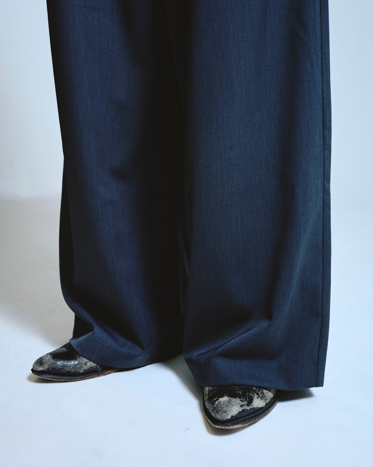 1tuck wide baggy slacks