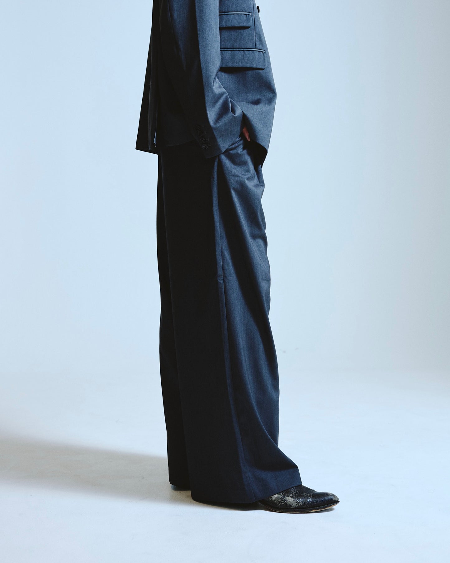1tuck wide baggy slacks