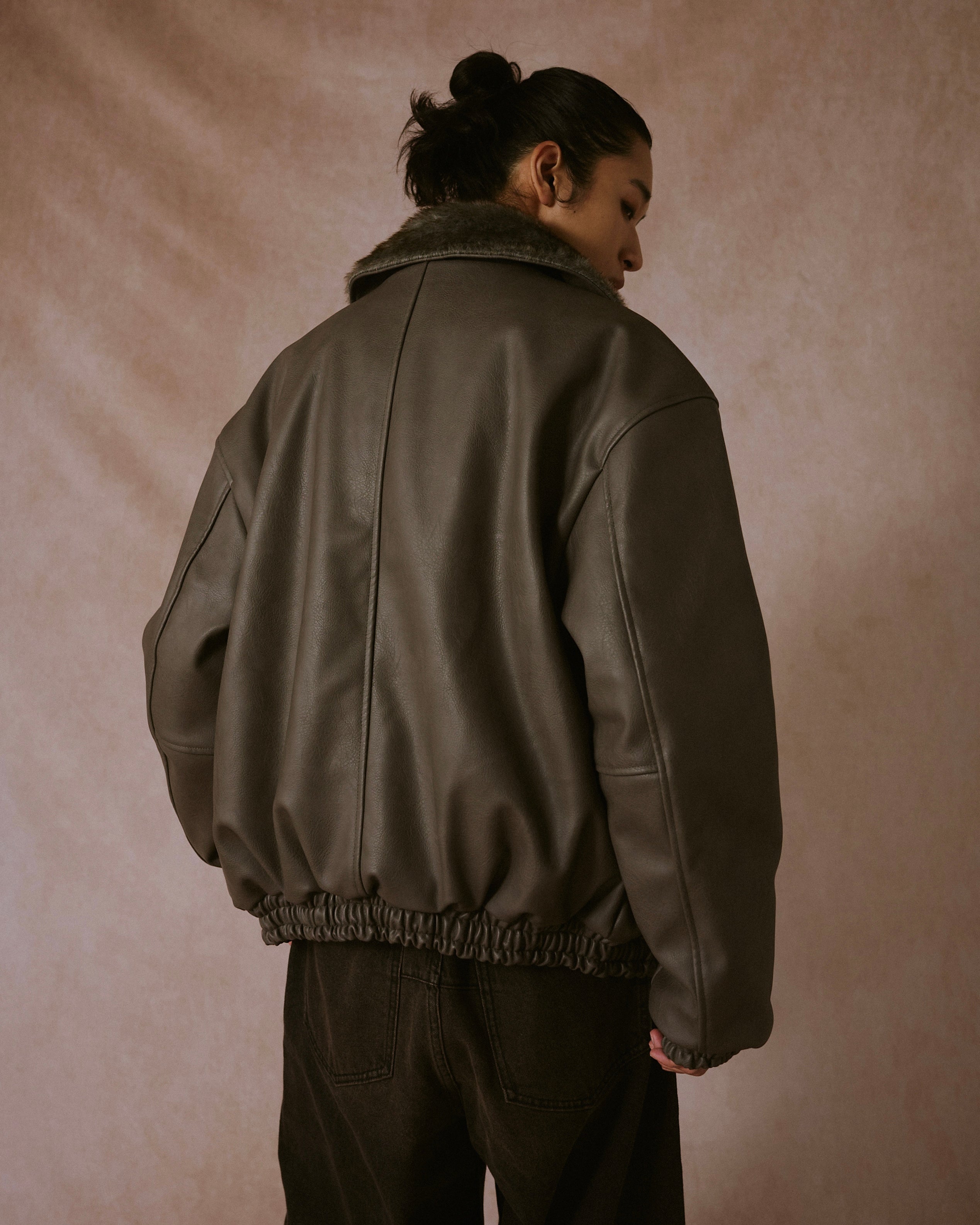 camphor wood フェイクレザーファーリバーシブルフライトジャケット leather/fur faux reversible flight jacket / フェイクレザー
