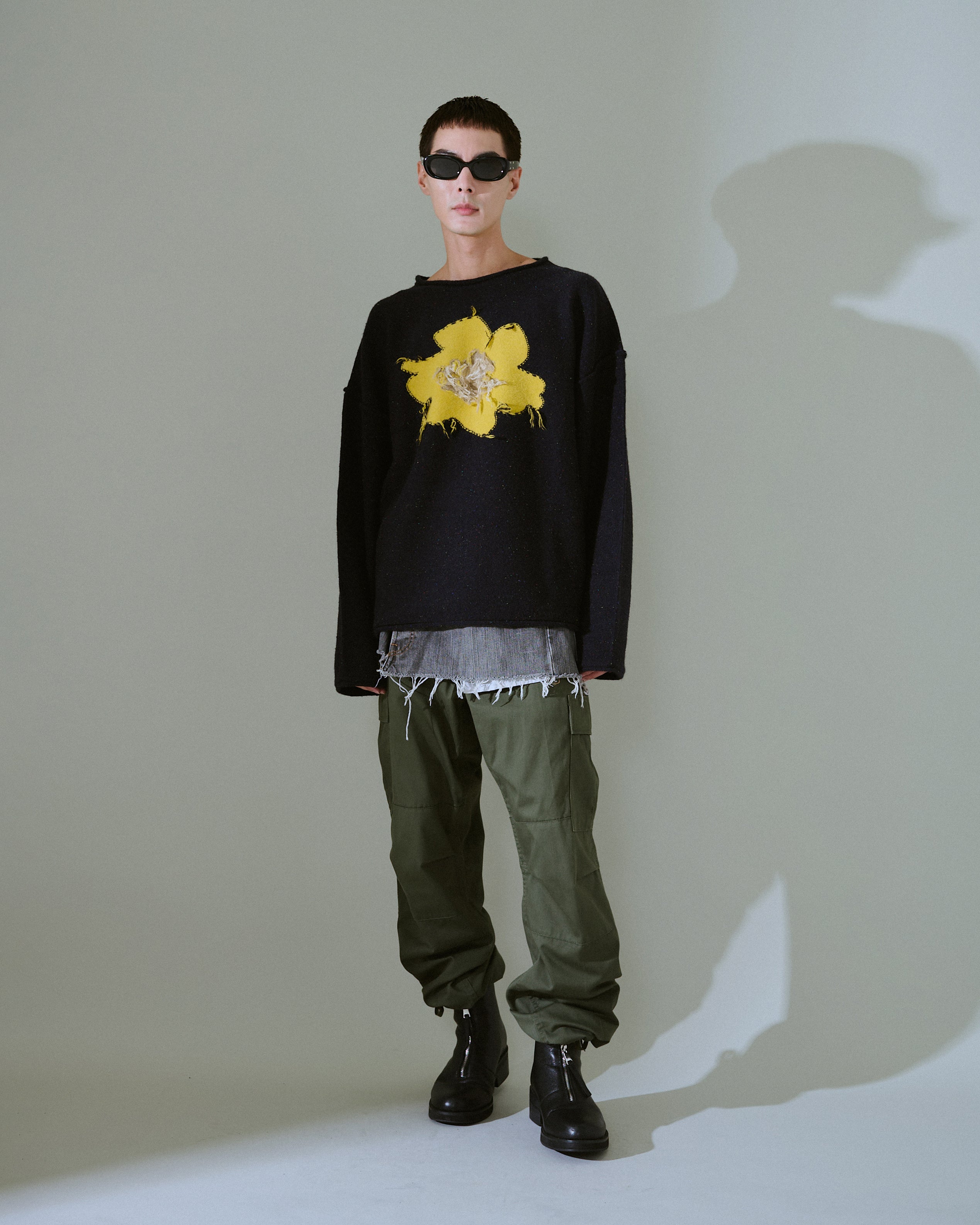 INSIDE OUT FLOWER MOTIF NEP SWEATER – CAMPHOR WOOD - OFFICIAL