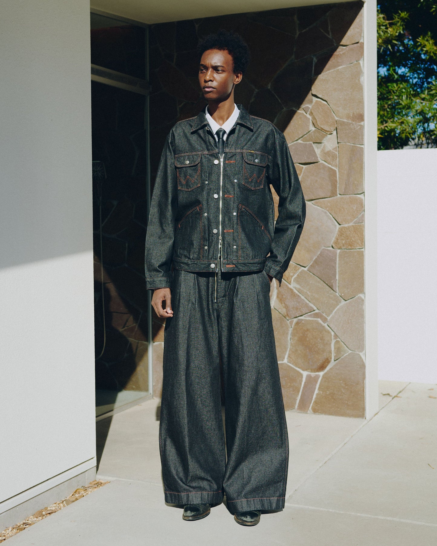 【Wrangler × CamphorWood】 front zip 2tuck wide baggy flare broken denim trousers