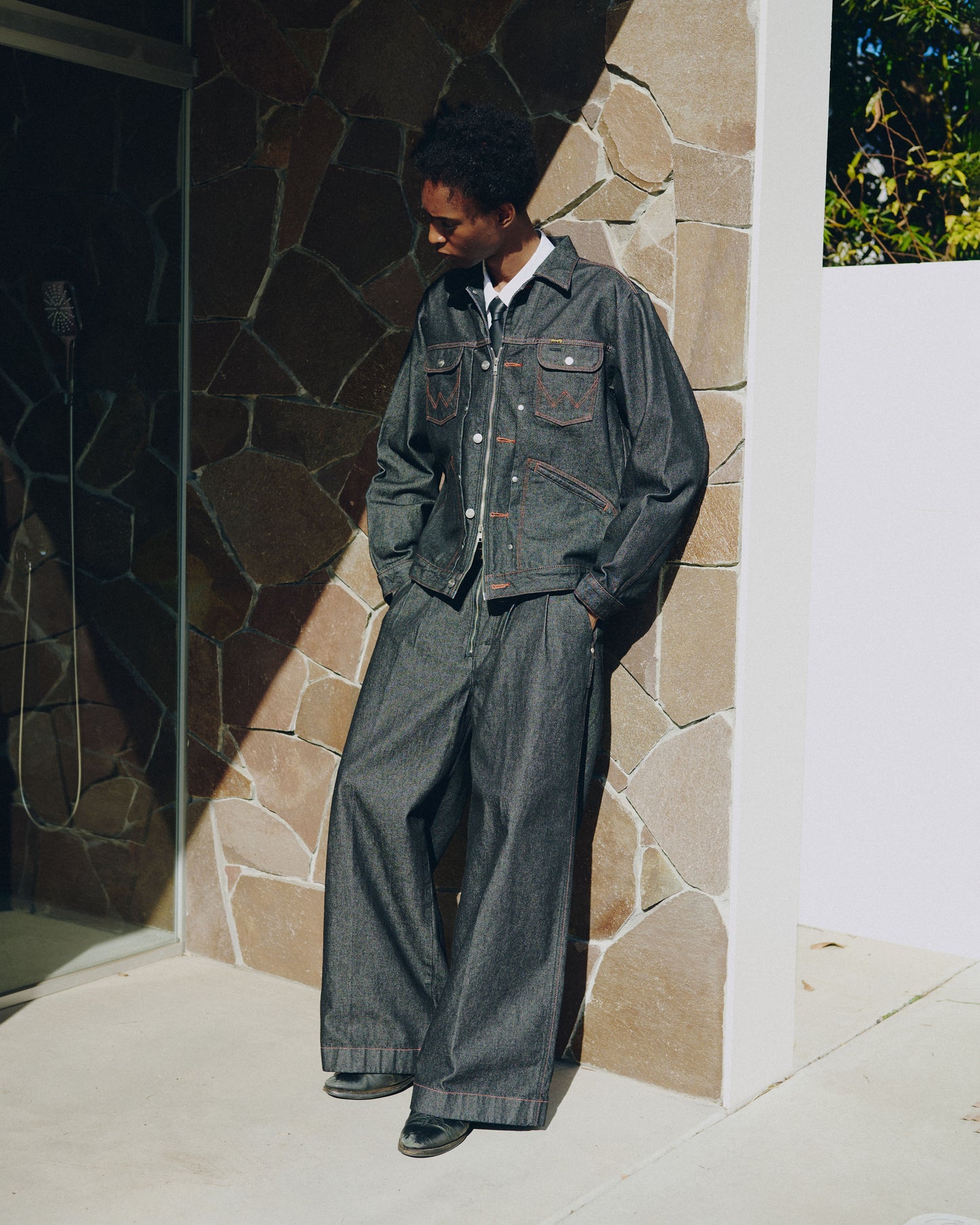 【Wrangler × CamphorWood】 front zip 2tuck wide baggy flare broken denim trousers