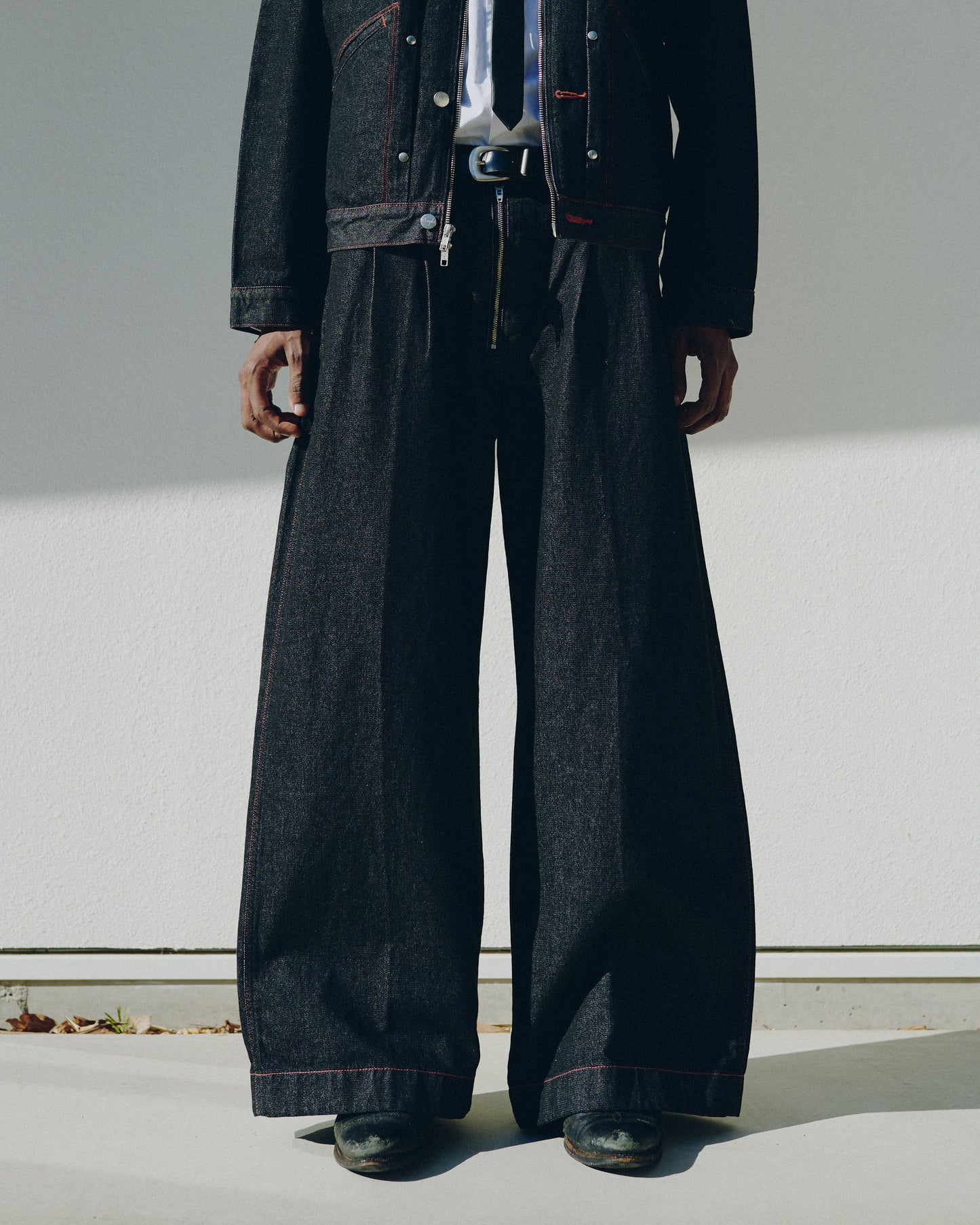 【Wrangler × CamphorWood】 front zip flocky 2tuck wide baggy flare broken denim trousers