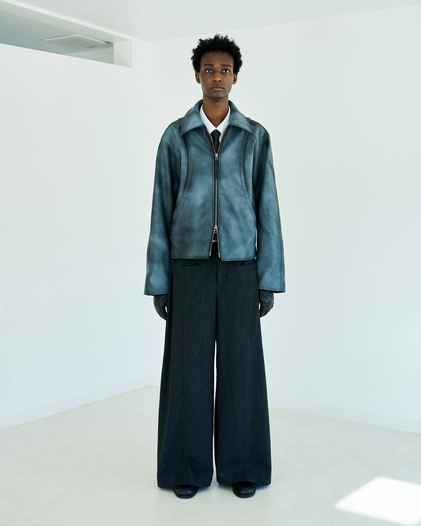 FADED SHORT LENGTH PU-LEATHER JACKET