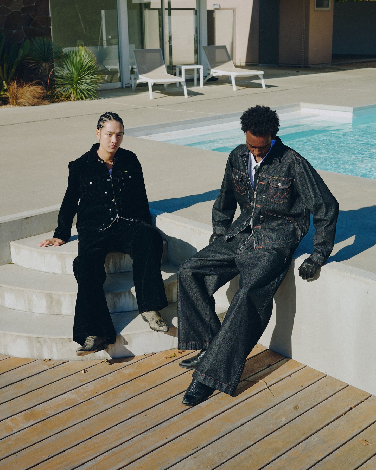 【Wrangler × CamphorWood】 front zip flocky 2tuck wide baggy flare broken denim trousers