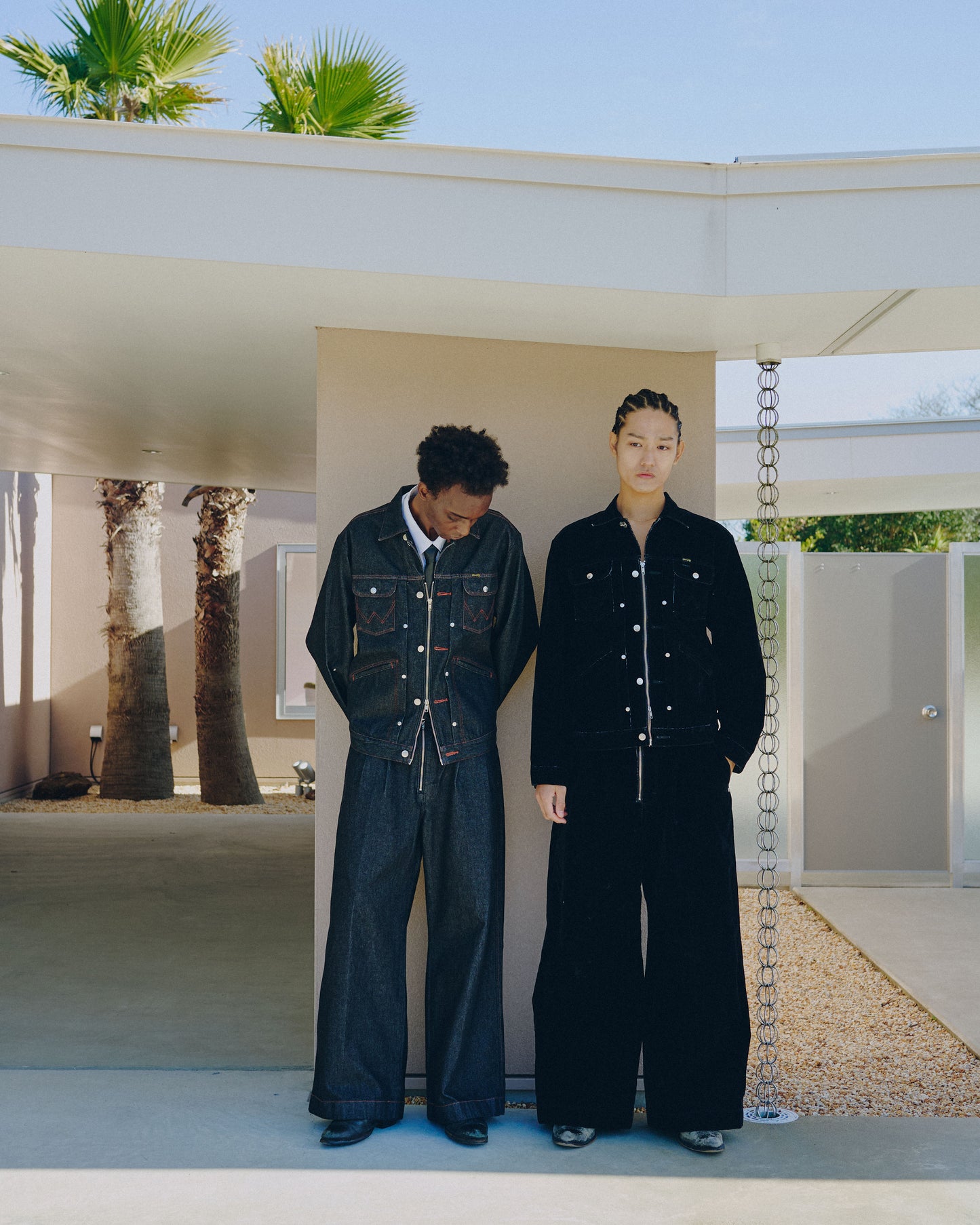 【Wrangler × CamphorWood】 front zip flocky 2tuck wide baggy flare broken denim trousers