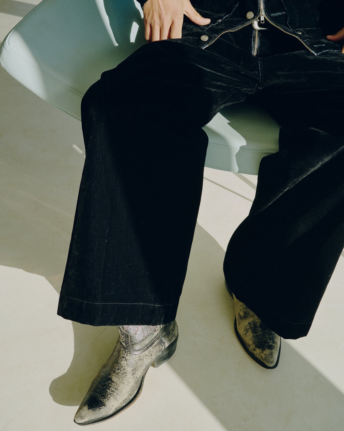 【Wrangler × CamphorWood】 front zip flocky 2tuck wide baggy flare broken denim trousers