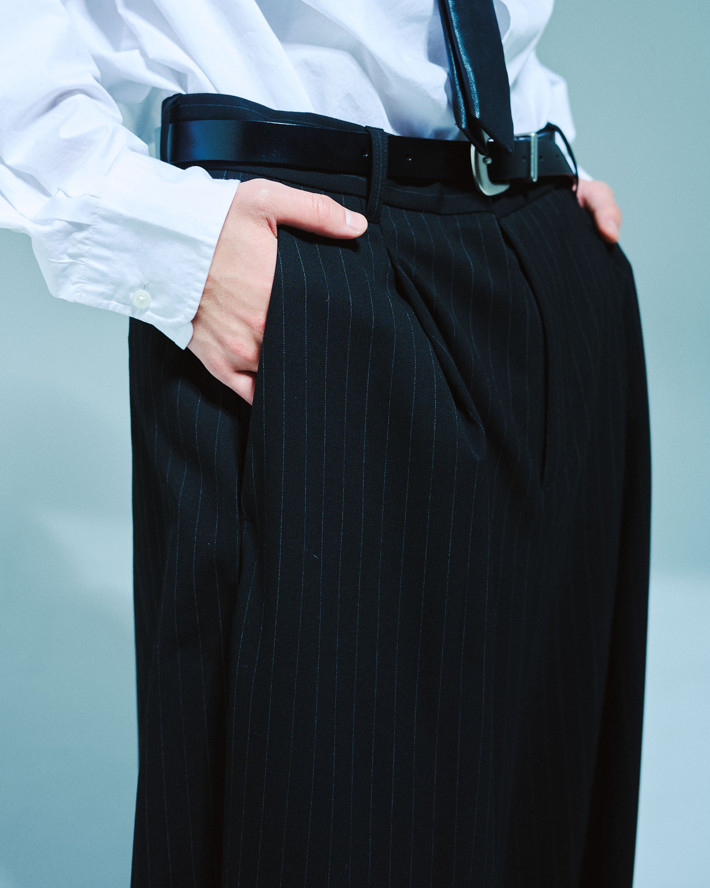 1TUCK WIDE BAGGY STRIPE SLACKS – CAMPHOR WOOD - OFFICIAL ONLINE