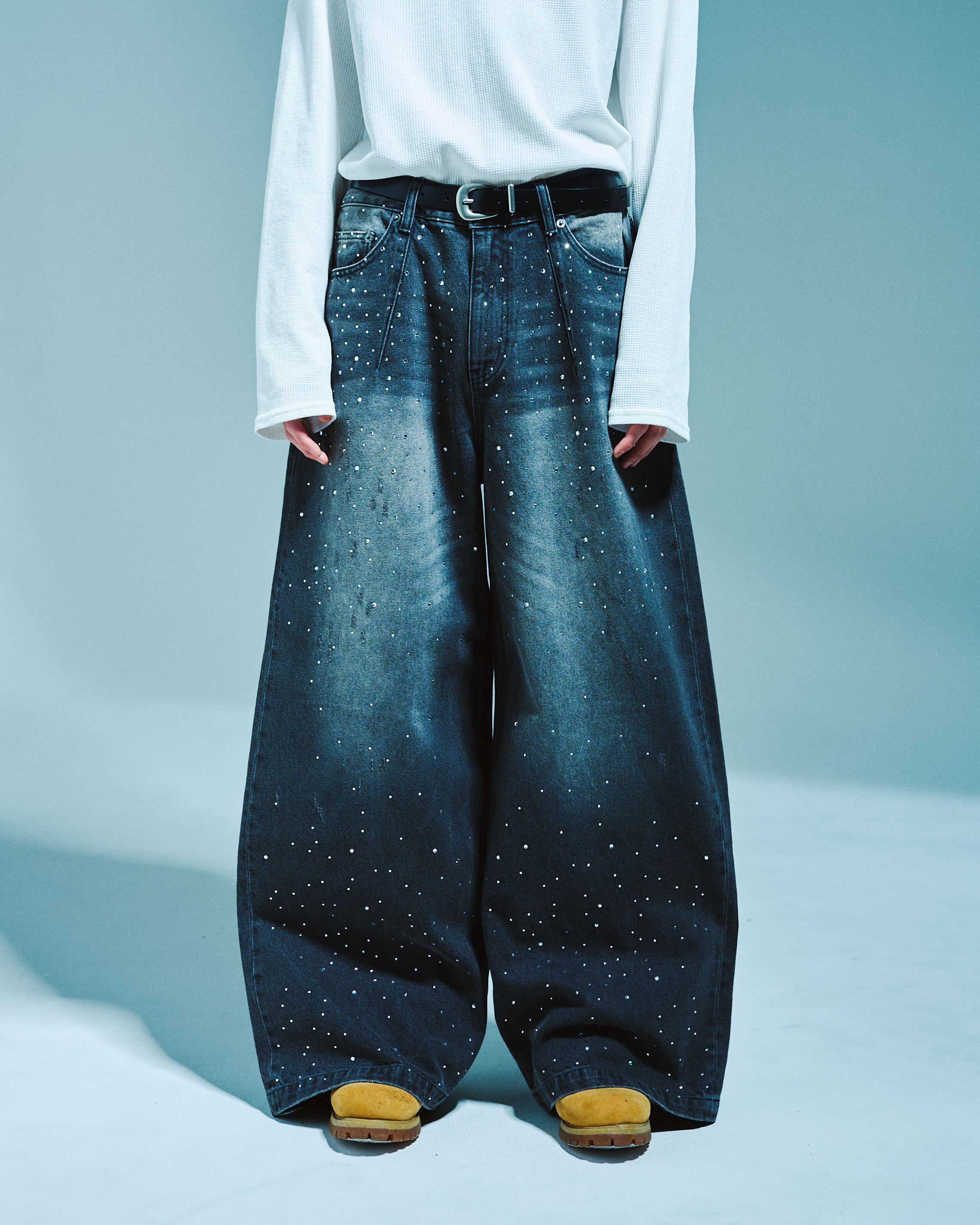 WIDE BAGGY RHINESTONE DENIM – CAMPHOR WOOD - OFFICIAL ONLINE STORE