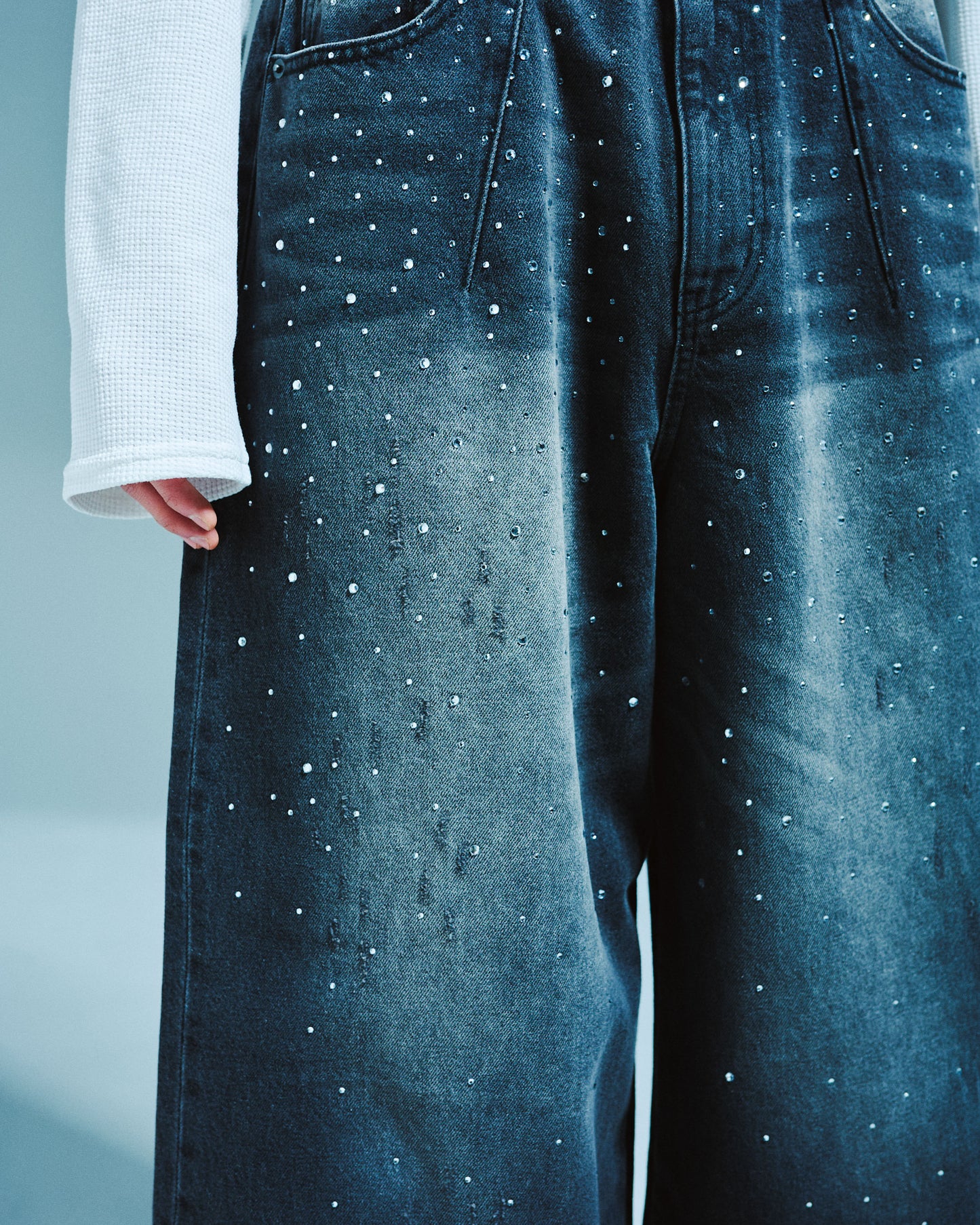 WIDE BAGGY RHINESTONE DENIM